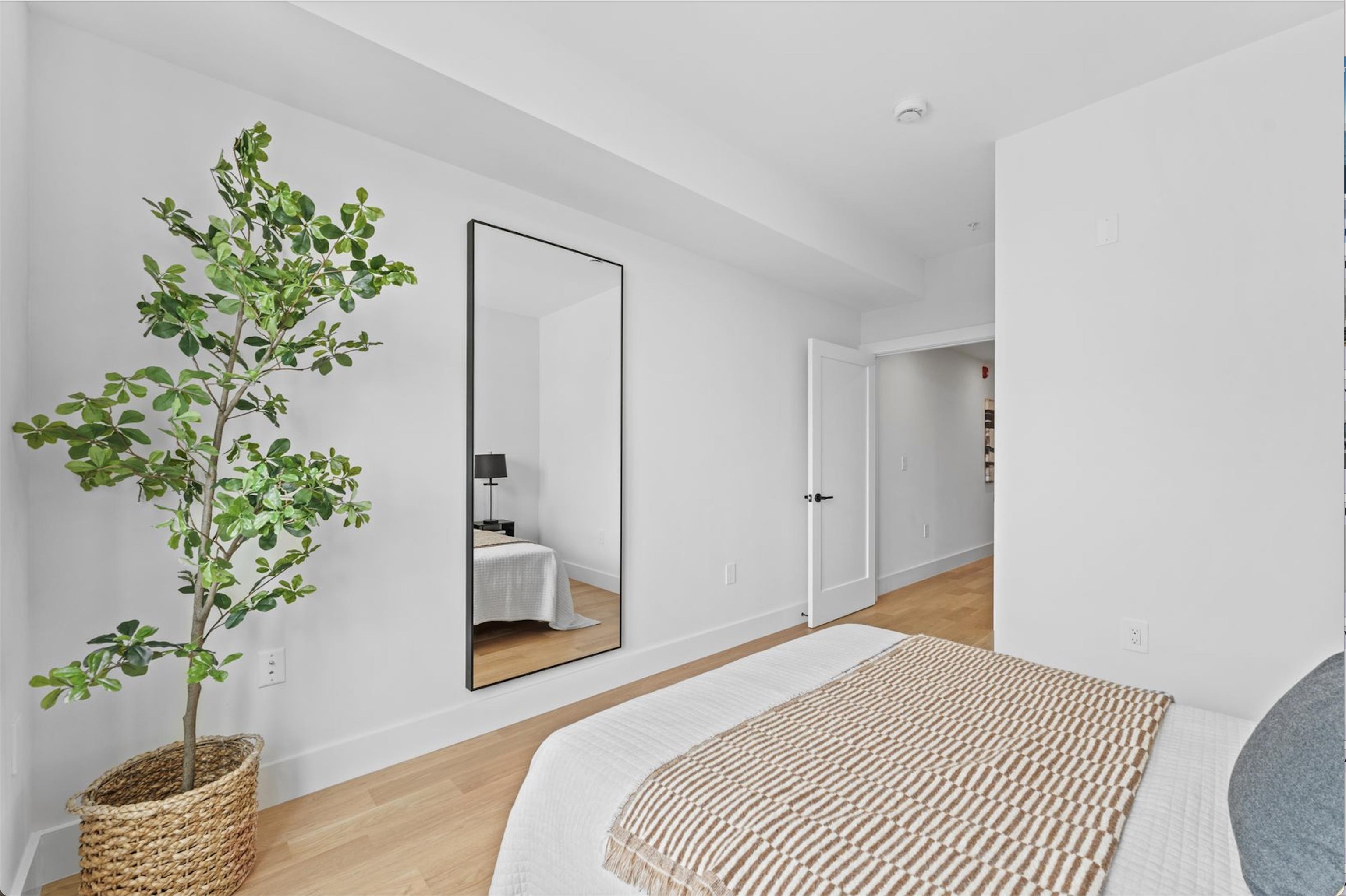 433 CENTRAL AVE Unit: Penthouse 4