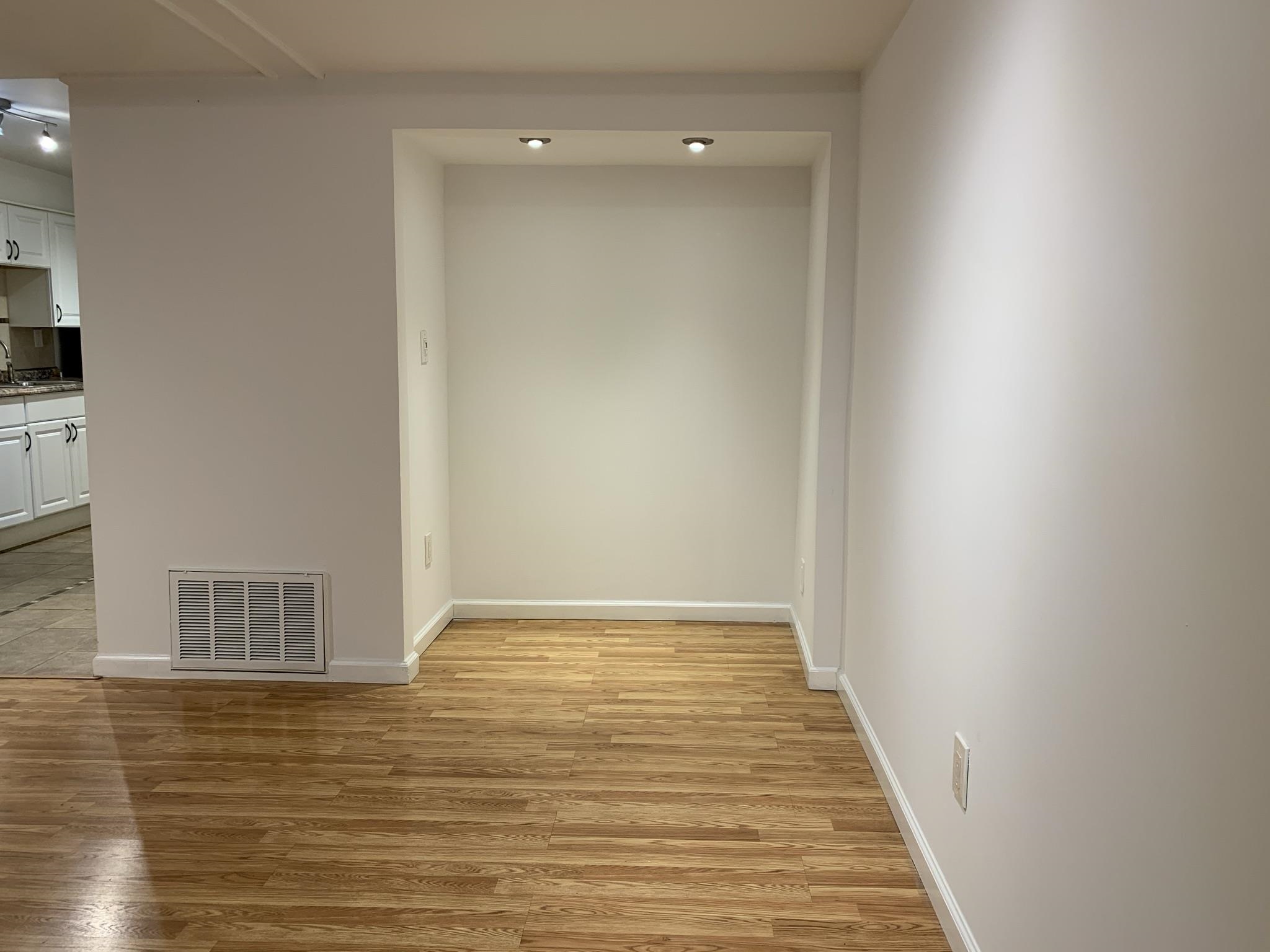 224 GRAND ST Unit: B