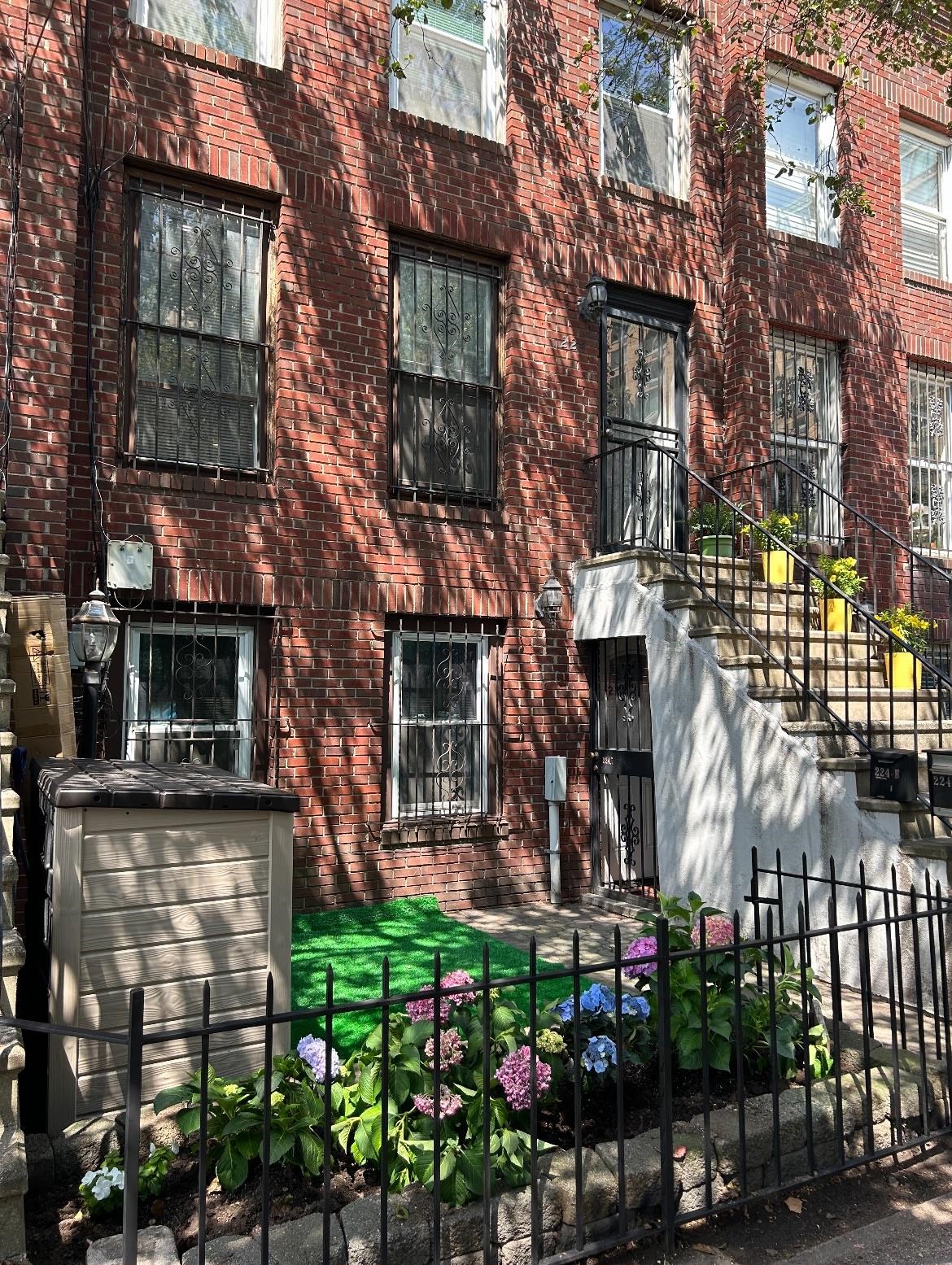 224 GRAND ST Unit: B