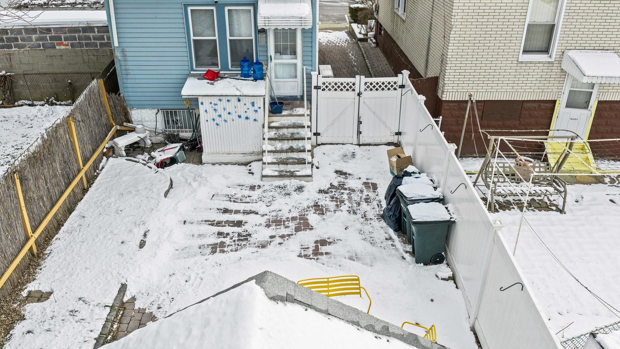 8423 NEWKIRK AVE