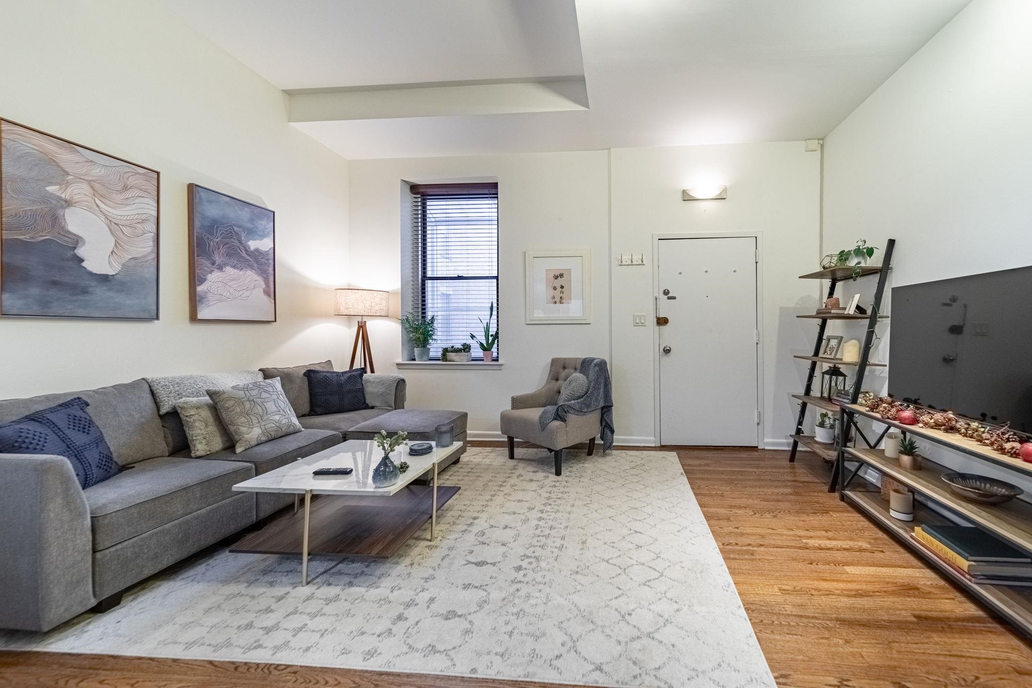 186 WAYNE ST Unit: 212D