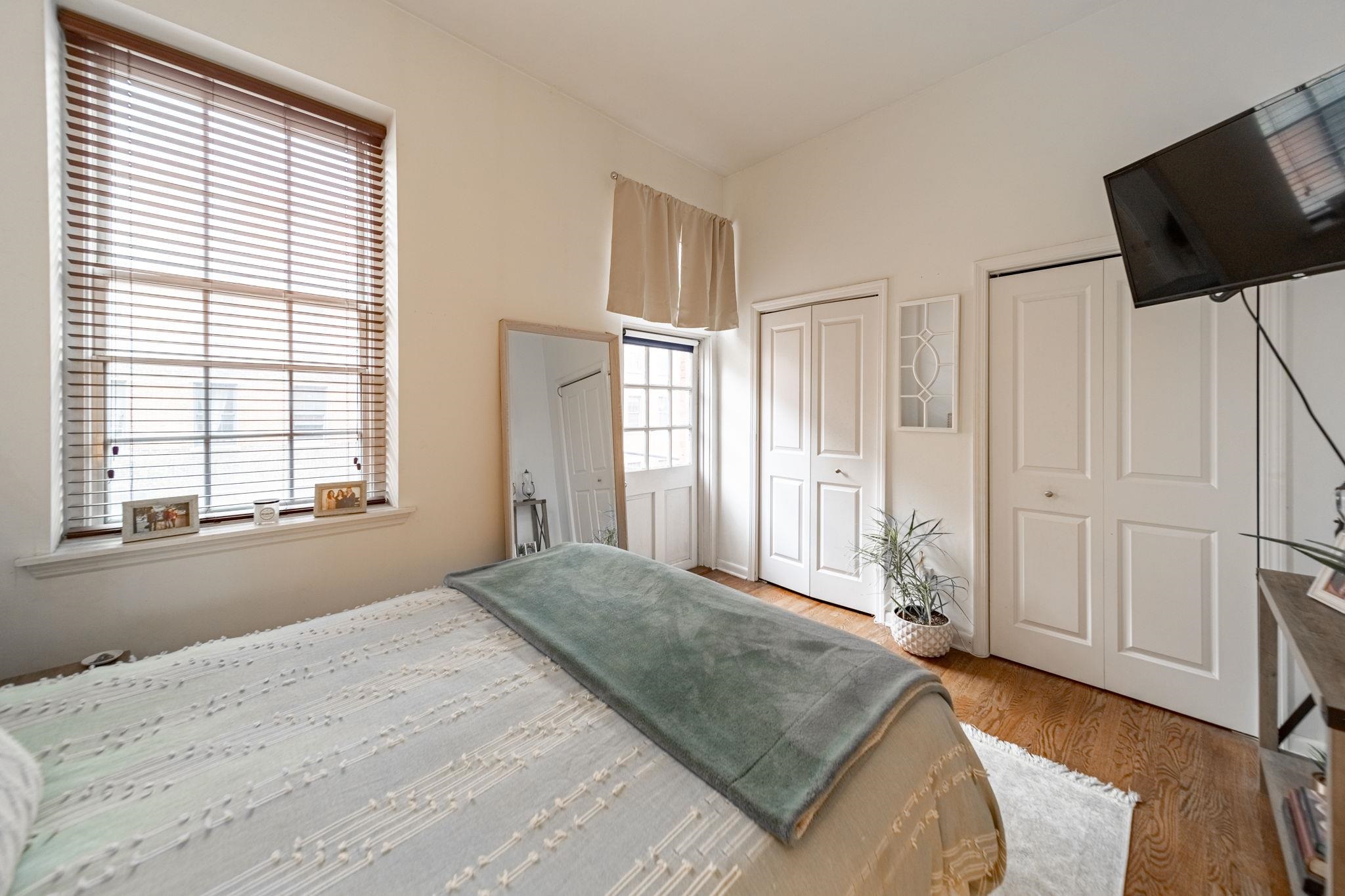 186 WAYNE ST Unit: 212D