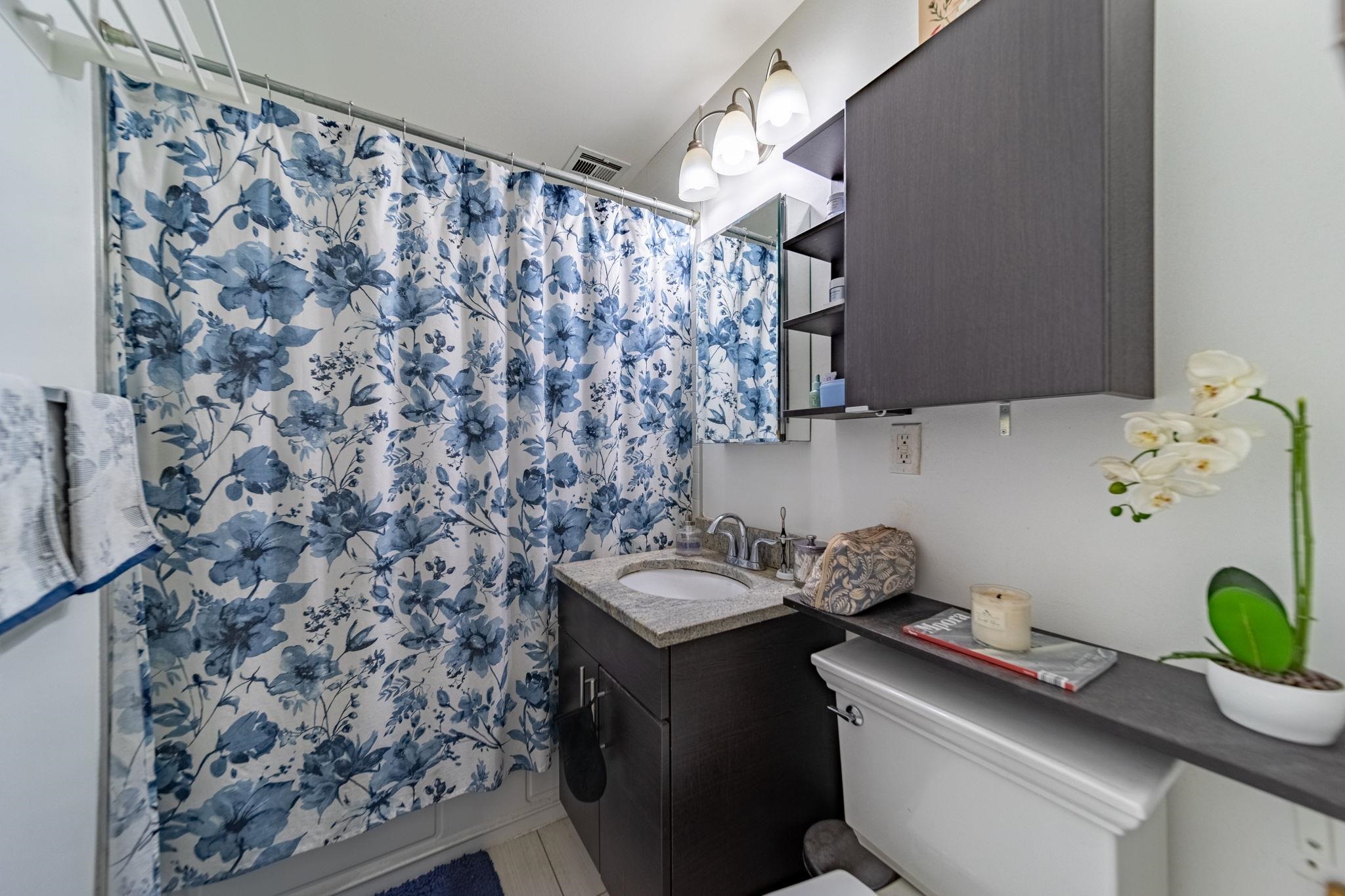 186 WAYNE ST Unit: 212D