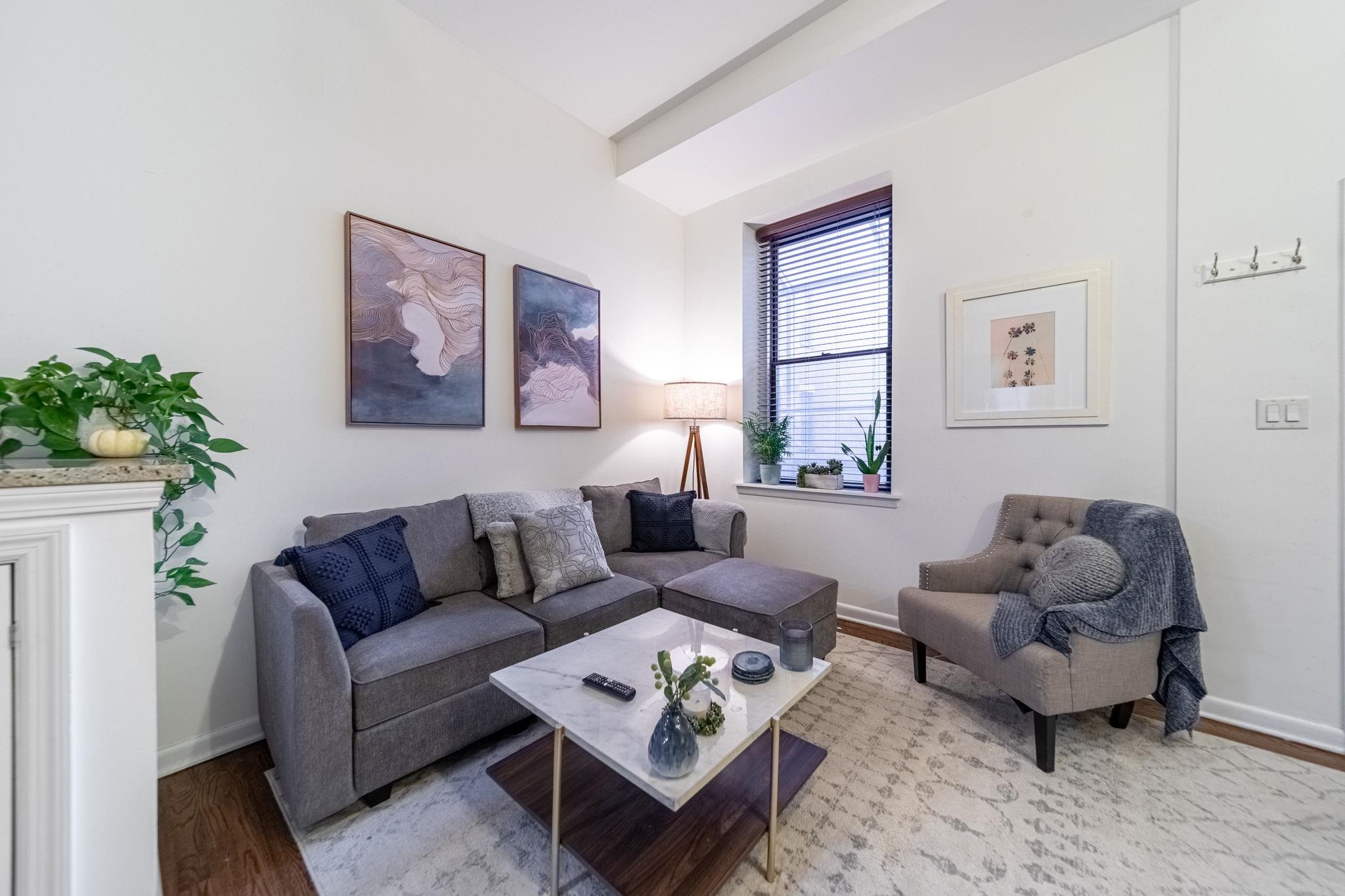 186 WAYNE ST Unit: 212D