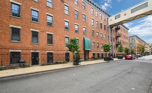 186 WAYNE ST Unit: 212D