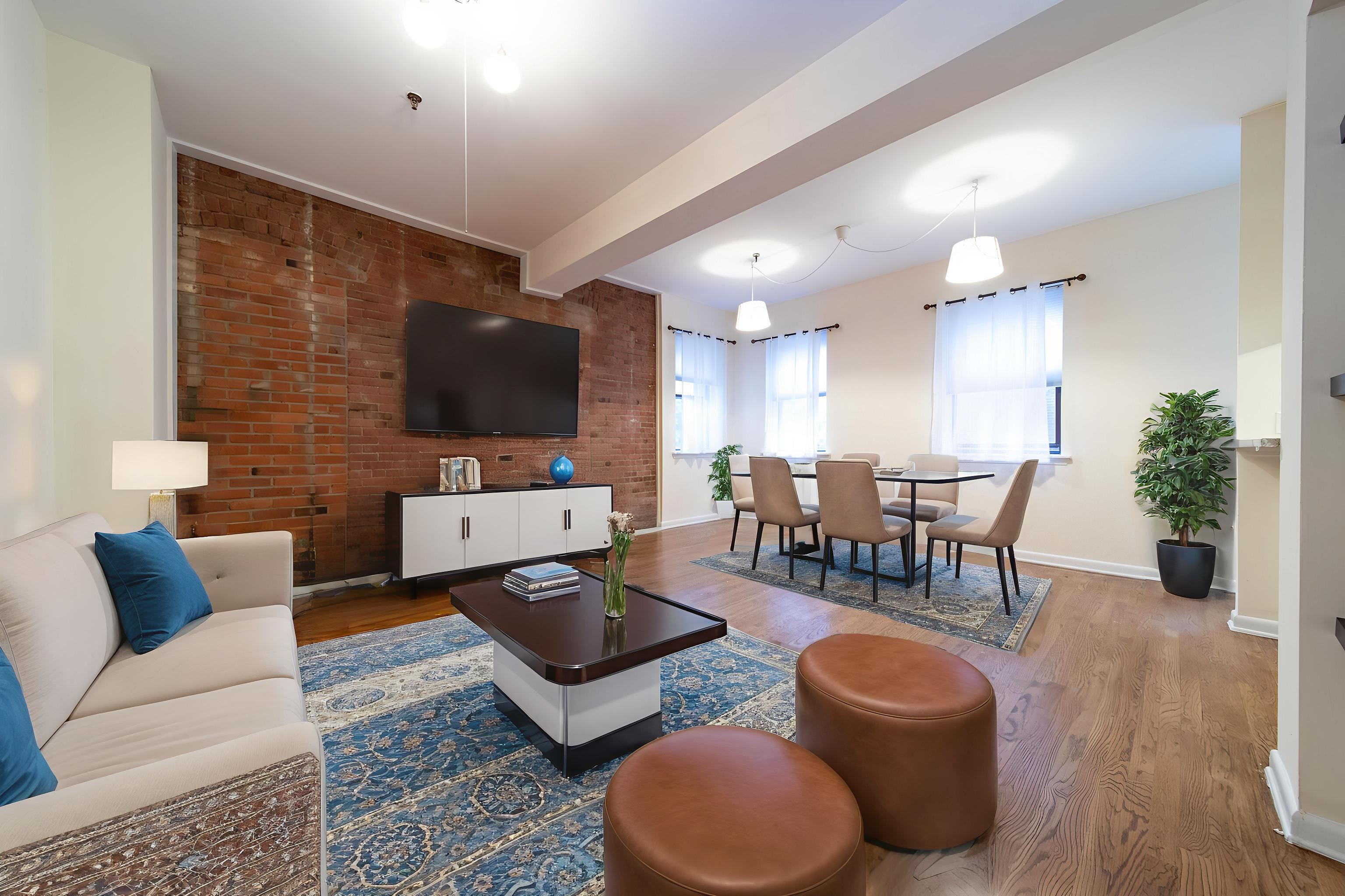 227 CHRISTOPHER COLUMBUS DR Unit: 136B