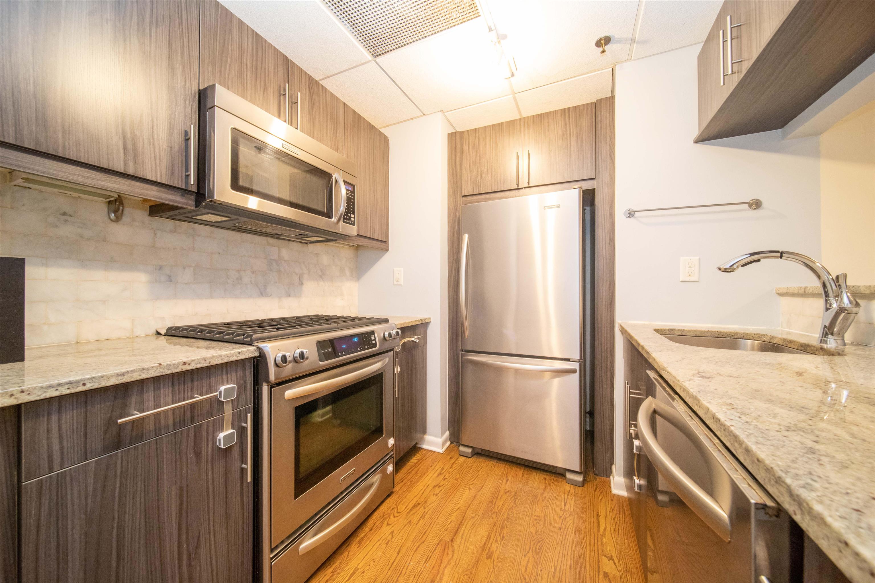 227 CHRISTOPHER COLUMBUS DR Unit: 136B