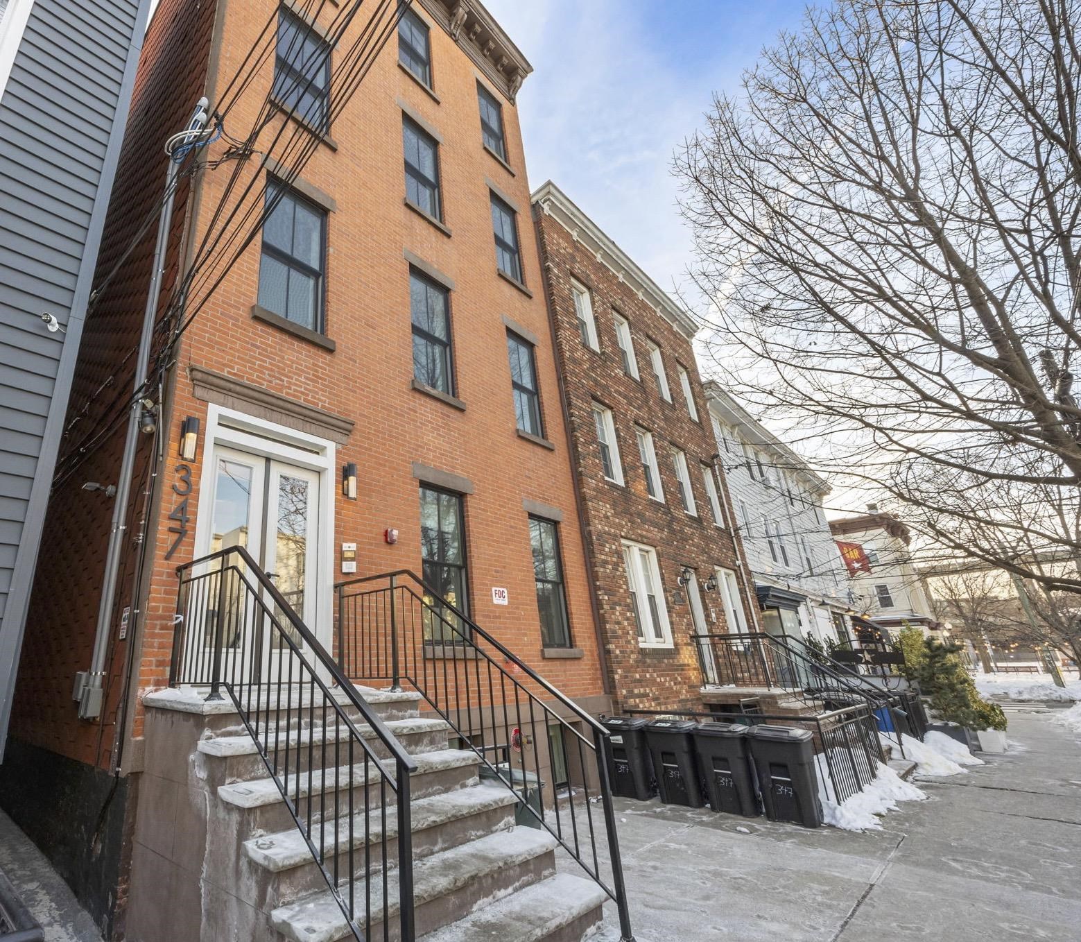 347 PAVONIA AVE Unit: 2