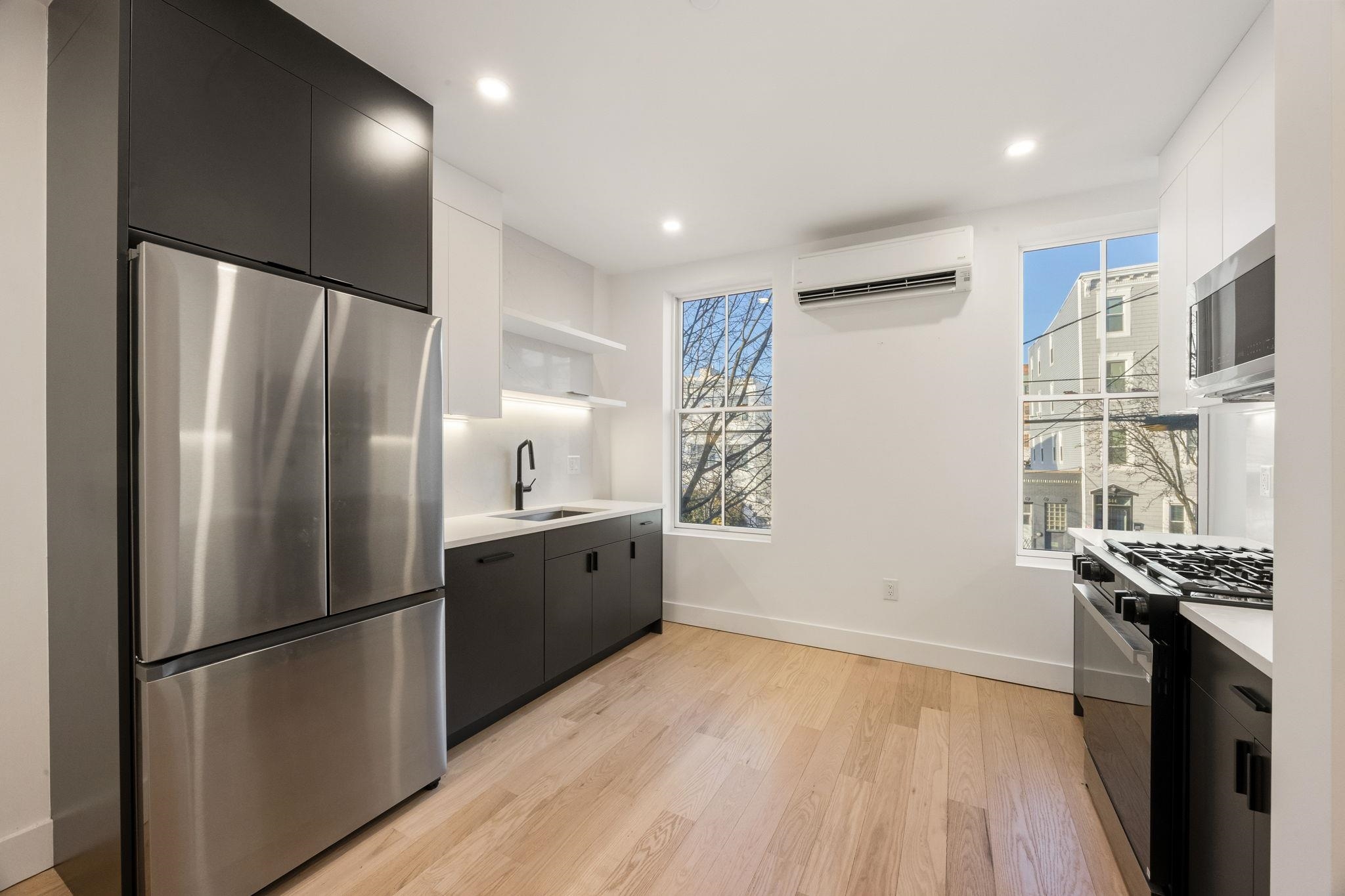 347 PAVONIA AVE Unit: 2