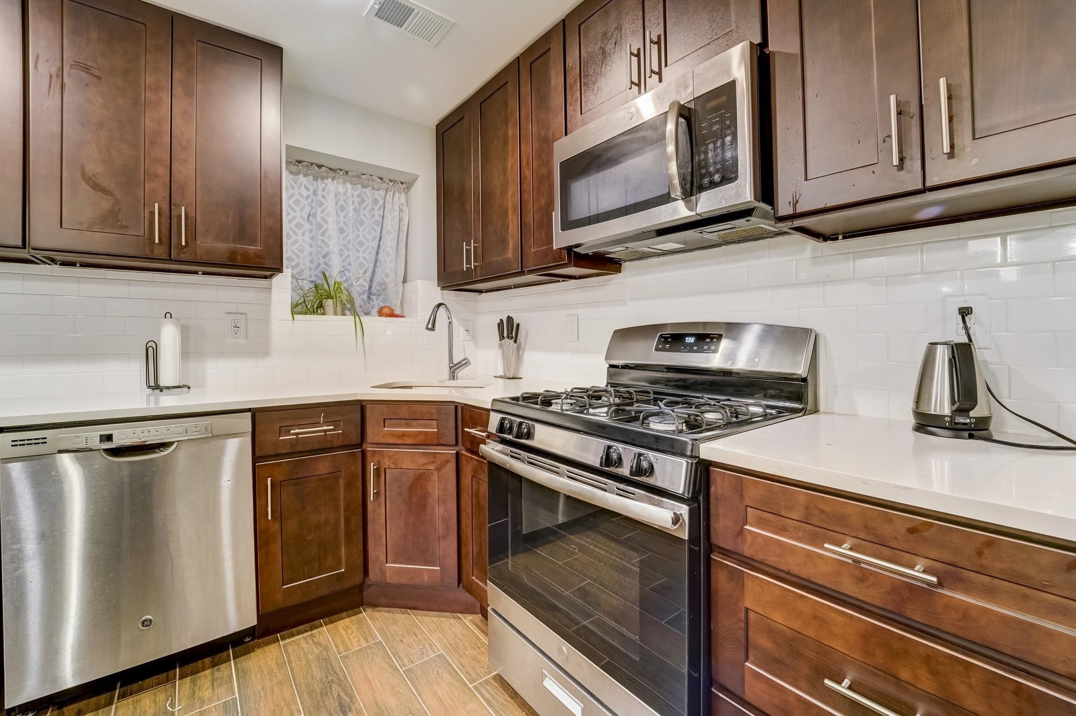 2765 KENNEDY BLVD Unit: 1