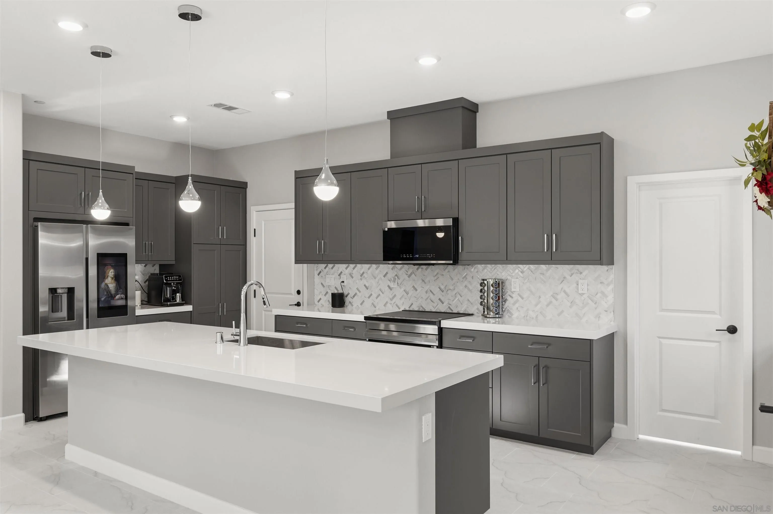 12124 Riley Ln