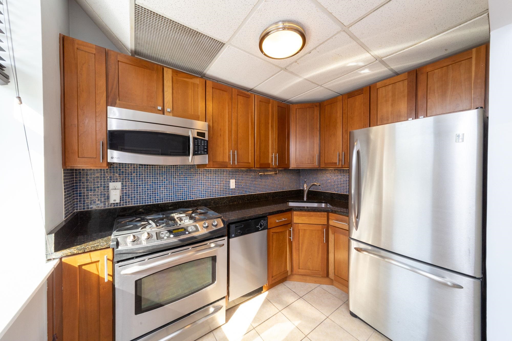 186 WAYNE ST Unit: 219d