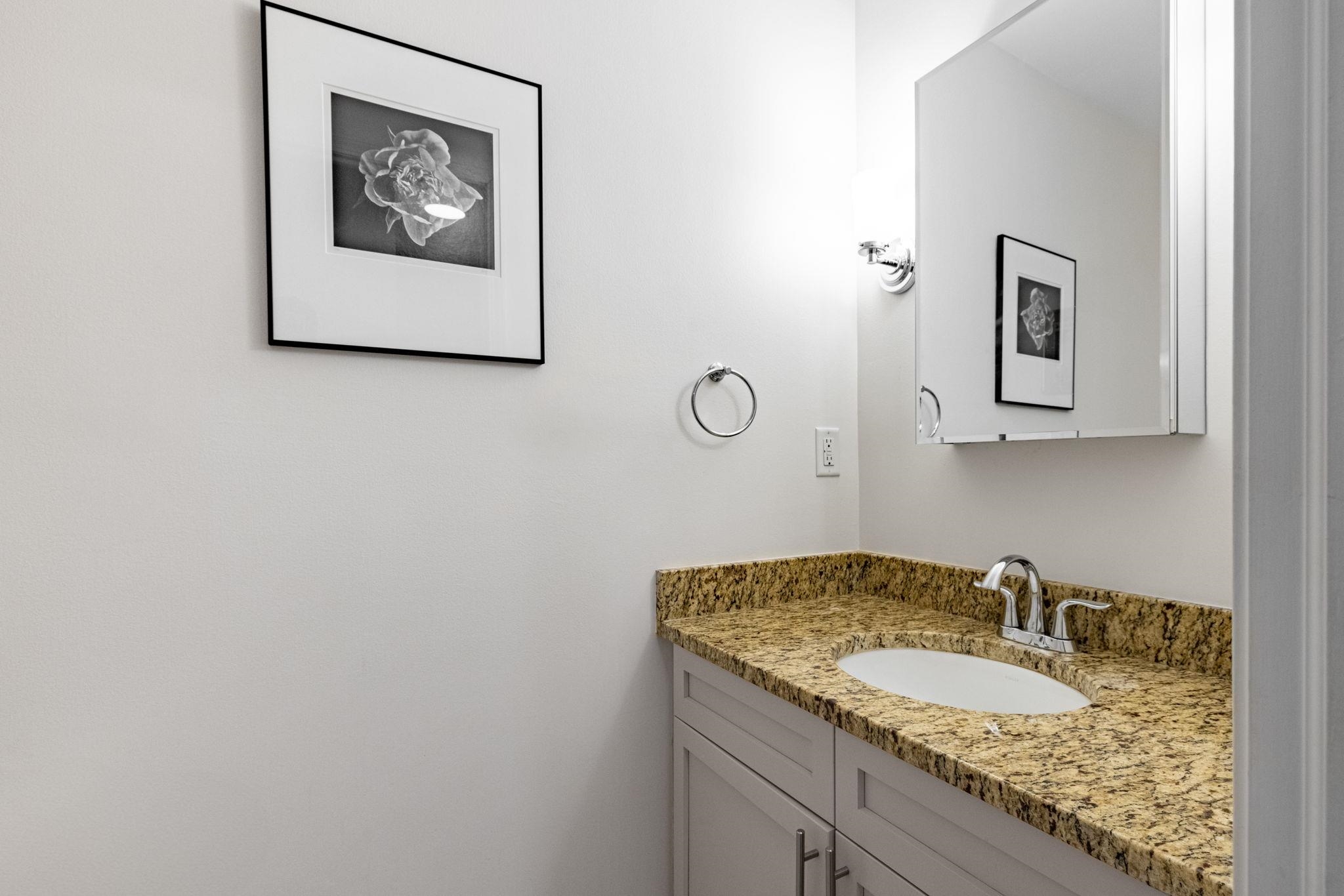 186 WAYNE ST Unit: 419D