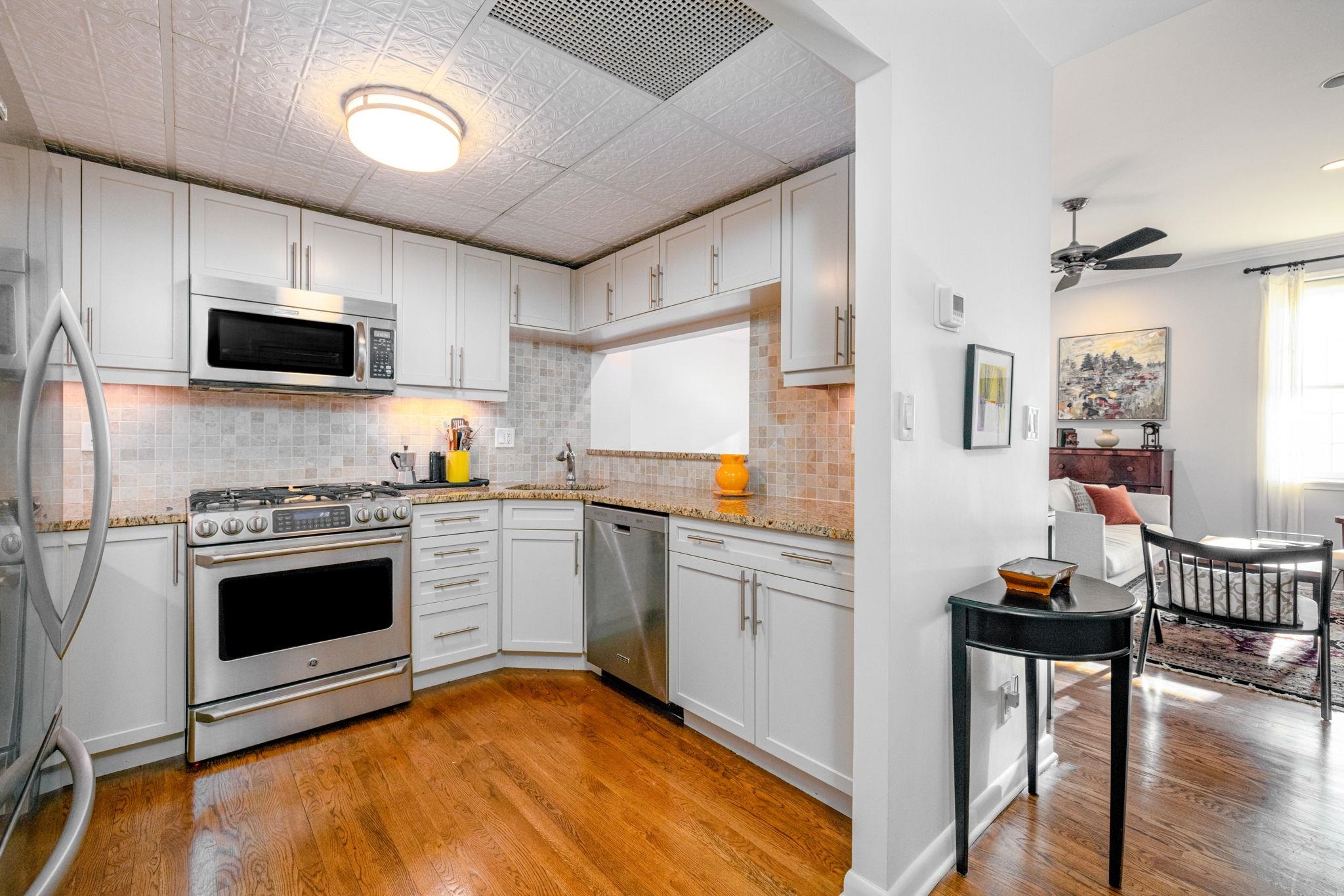 186 WAYNE ST Unit: 419D