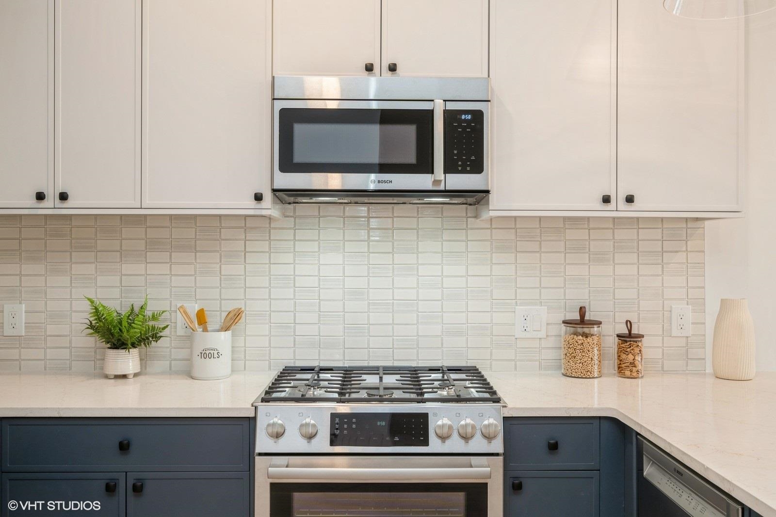 425 3RD ST Unit: 219