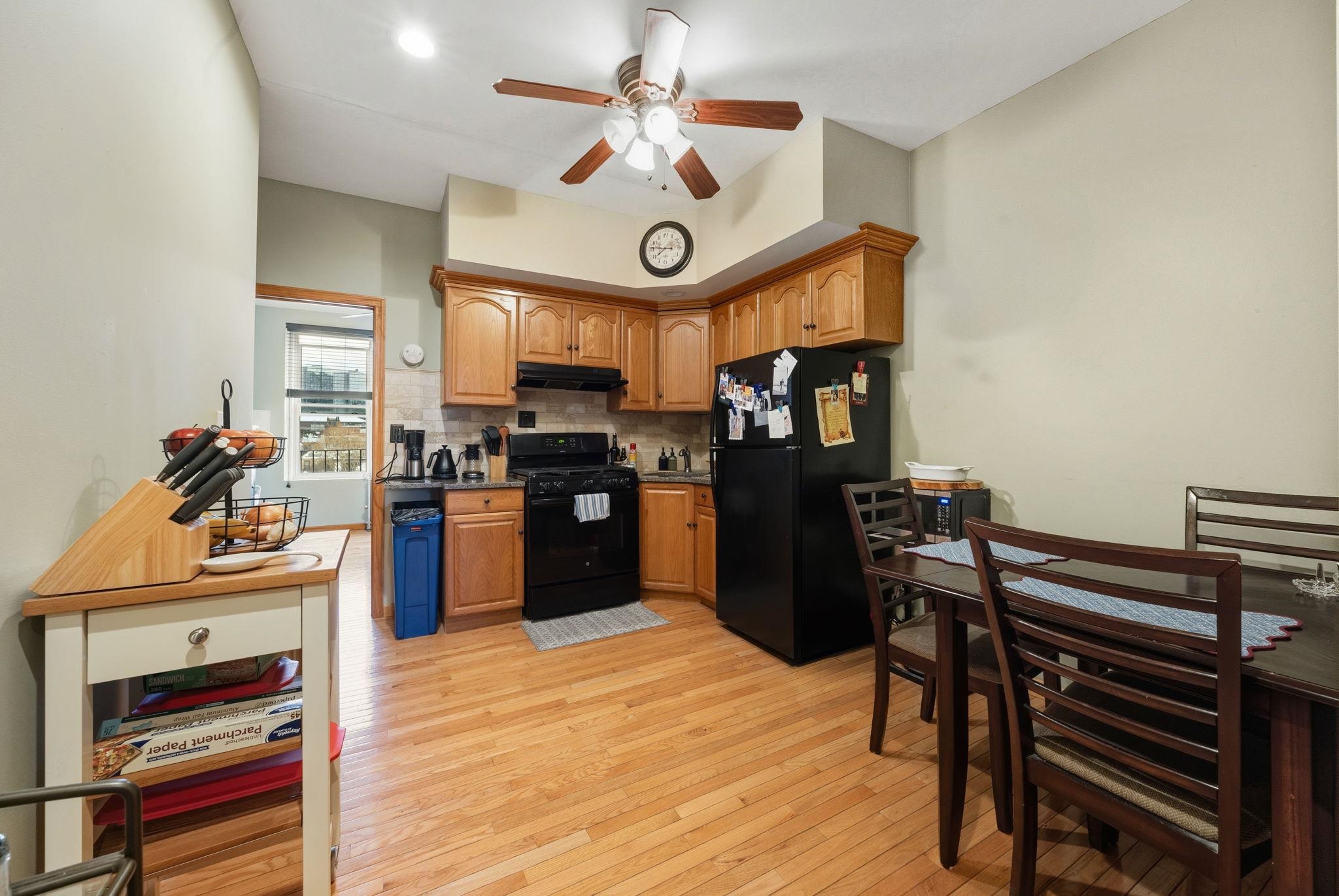 627 WILLOW AVE Unit: 5-R