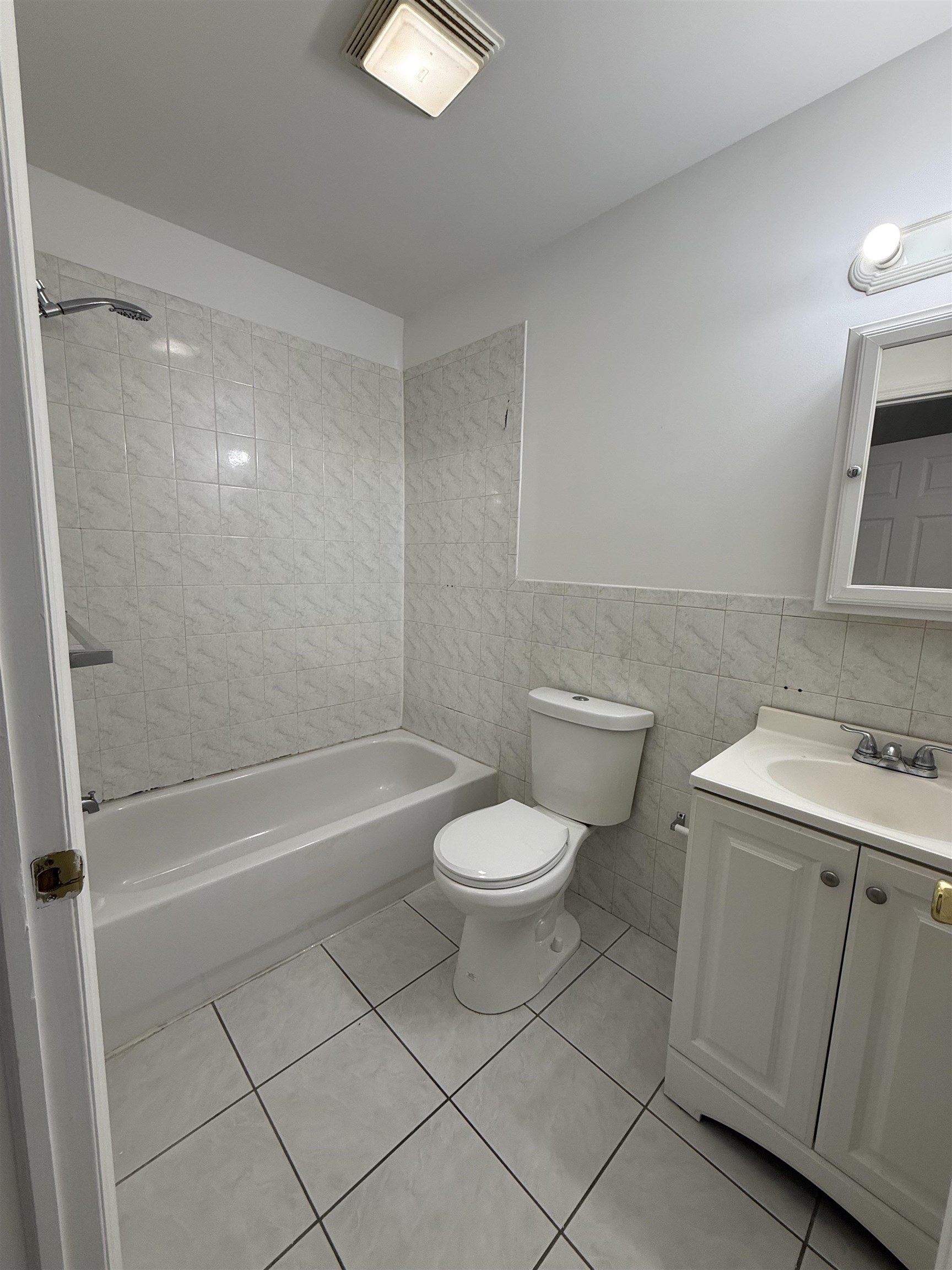 36 JEWETT AVE Unit: 2