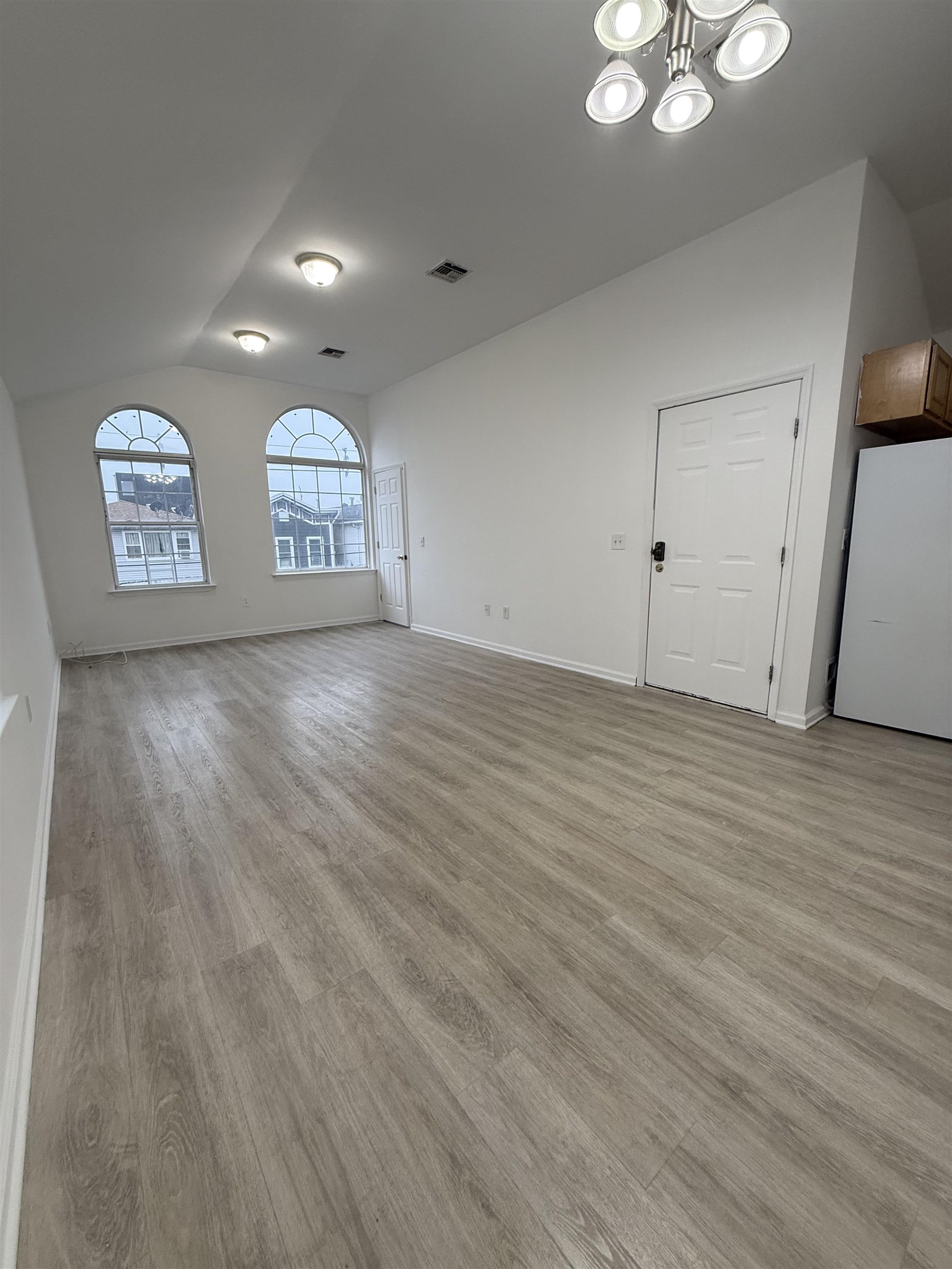 36 JEWETT AVE Unit: 2