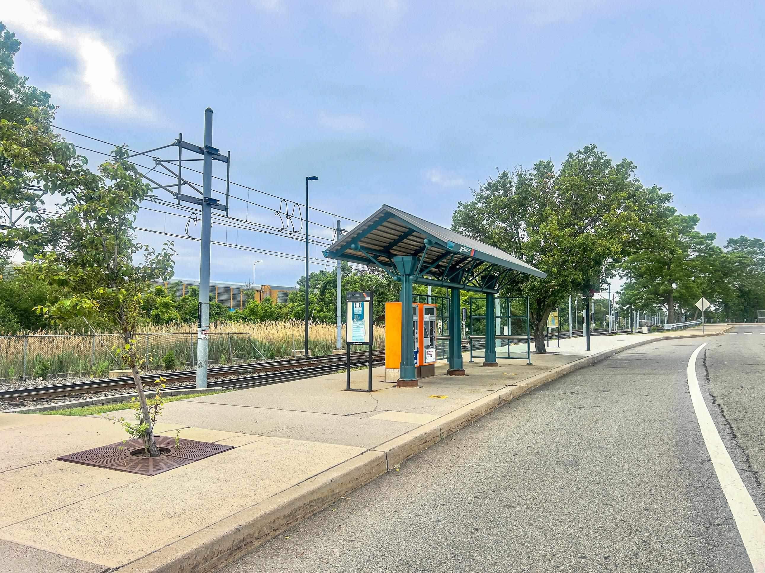 5 MONITOR ST Unit: 202