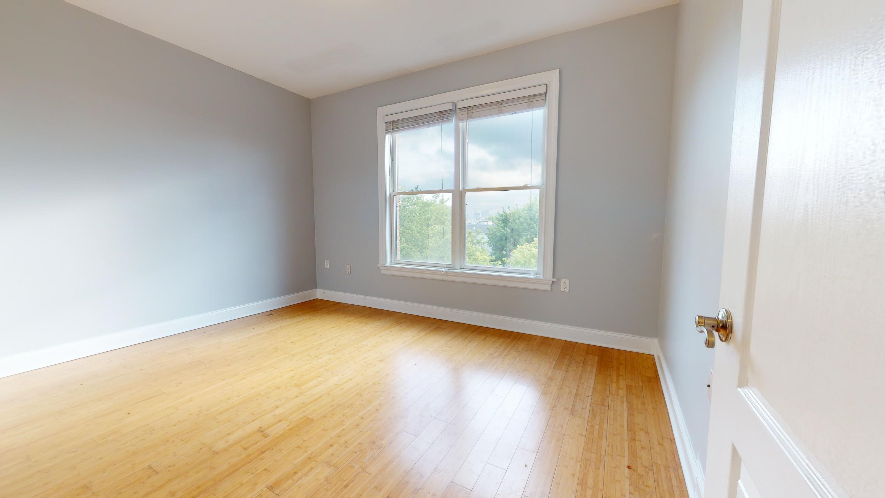 5 MONITOR ST Unit: 302