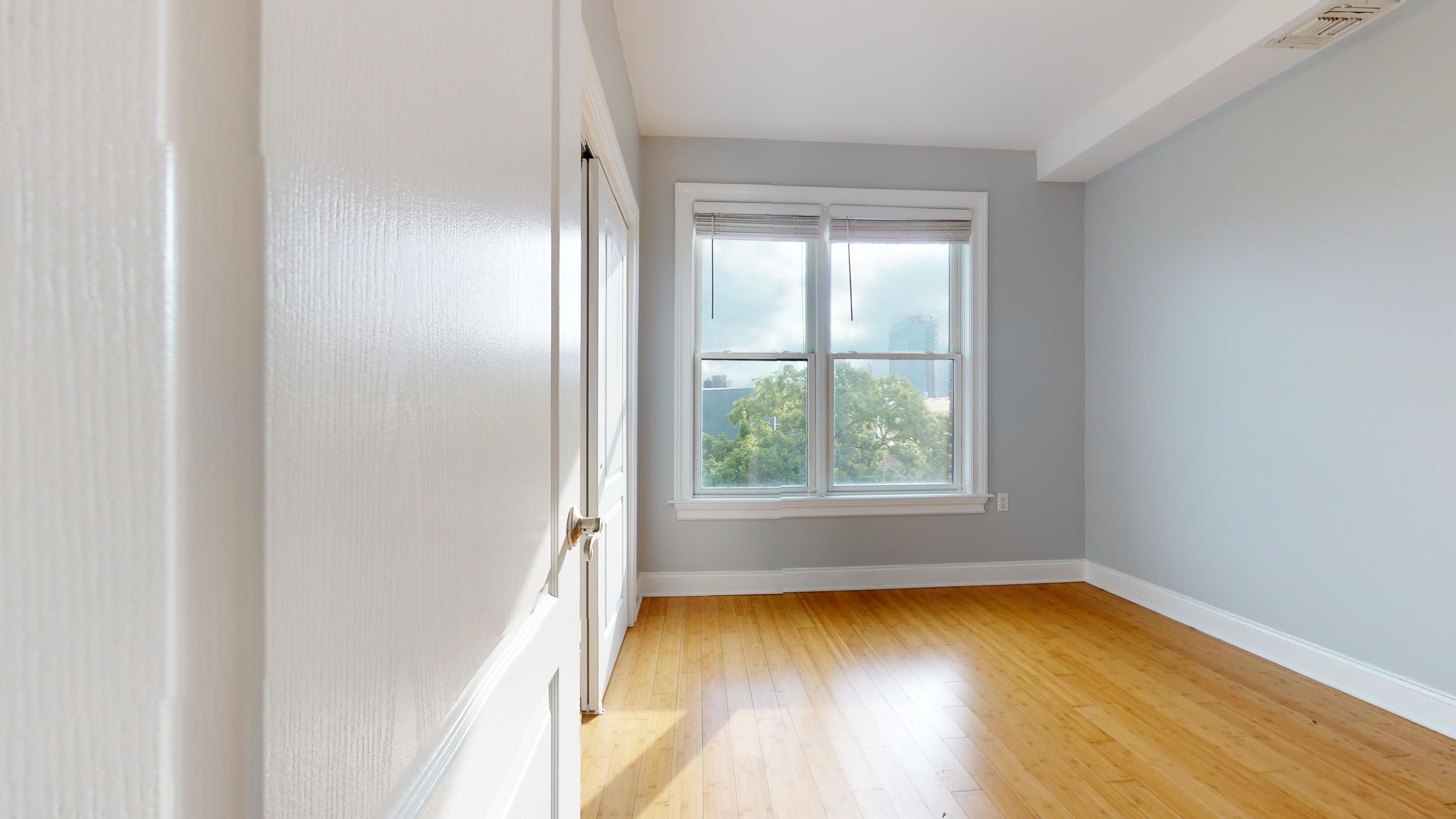 5 MONITOR ST Unit: 302