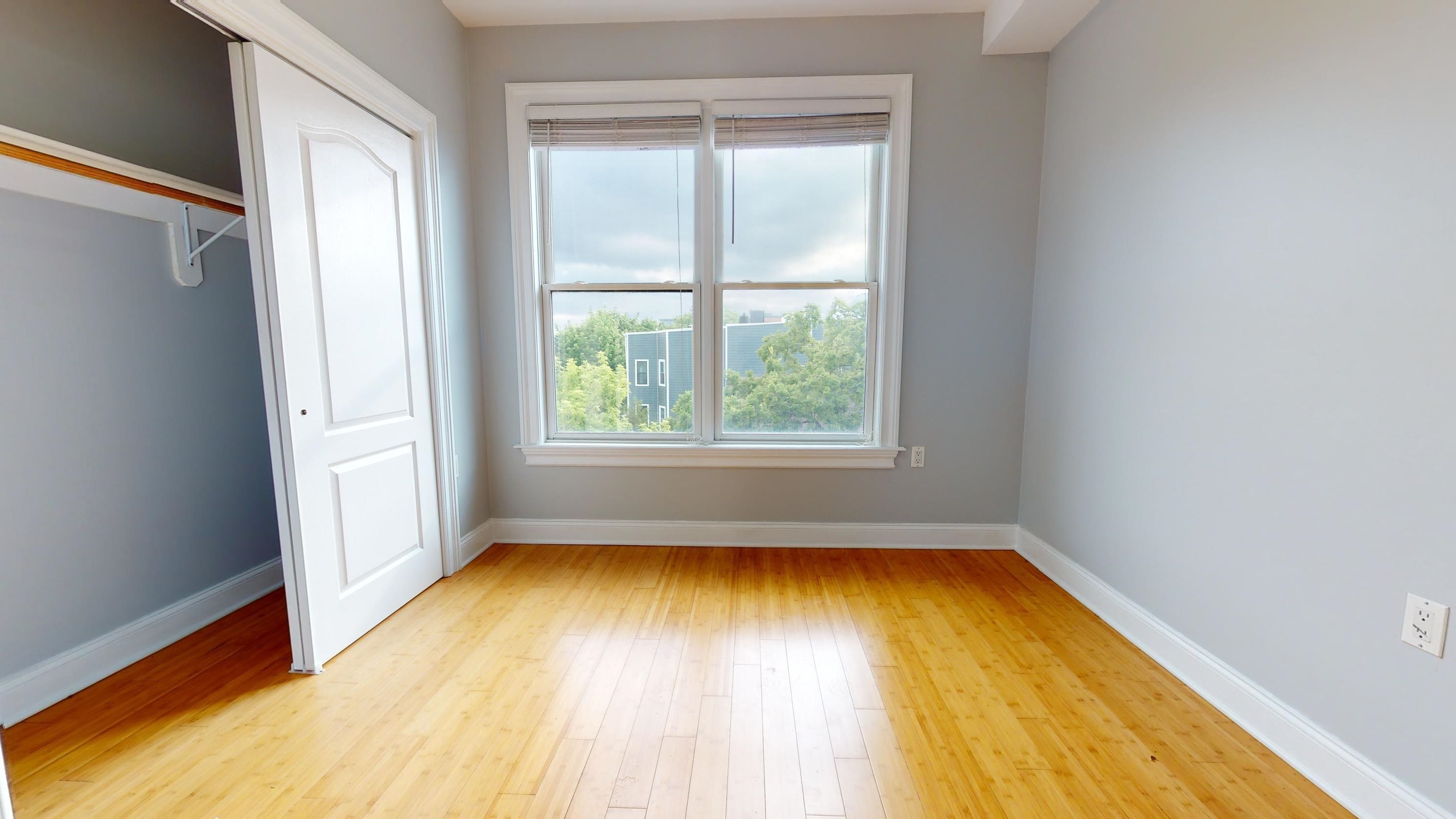 5 MONITOR ST Unit: 302