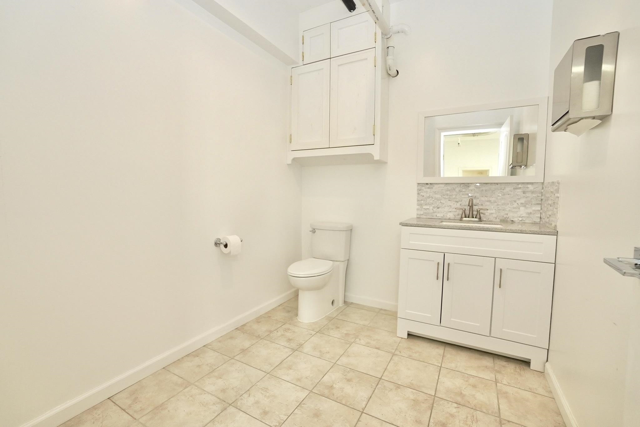 5 MONITOR ST