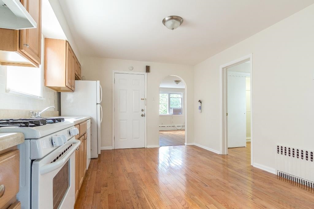 180 AVENUE F