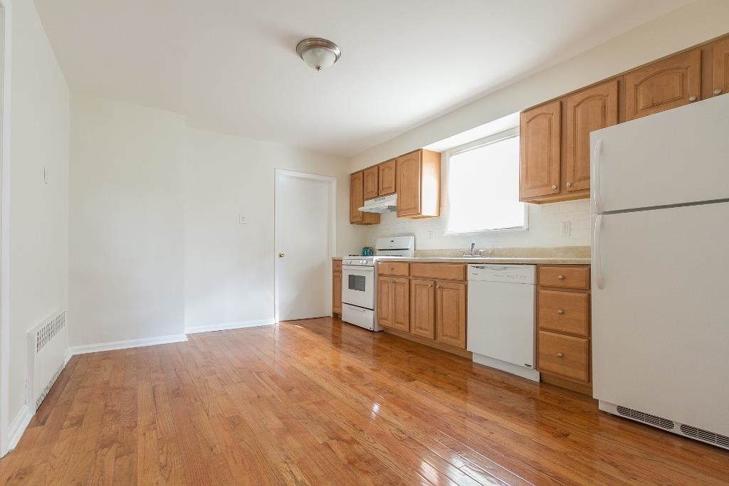 180 AVENUE F