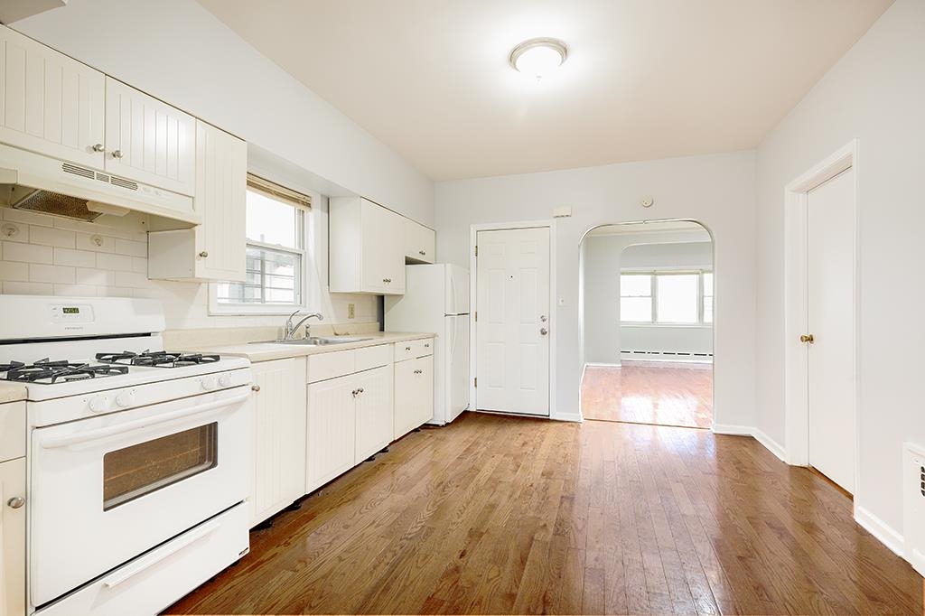 180 AVENUE F