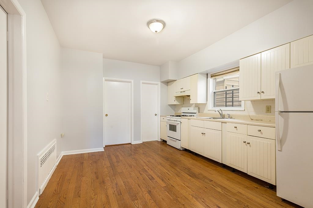 180 AVENUE F