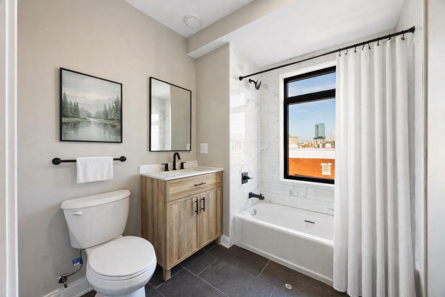 558 COMMUNIPAW AVE Unit: 202