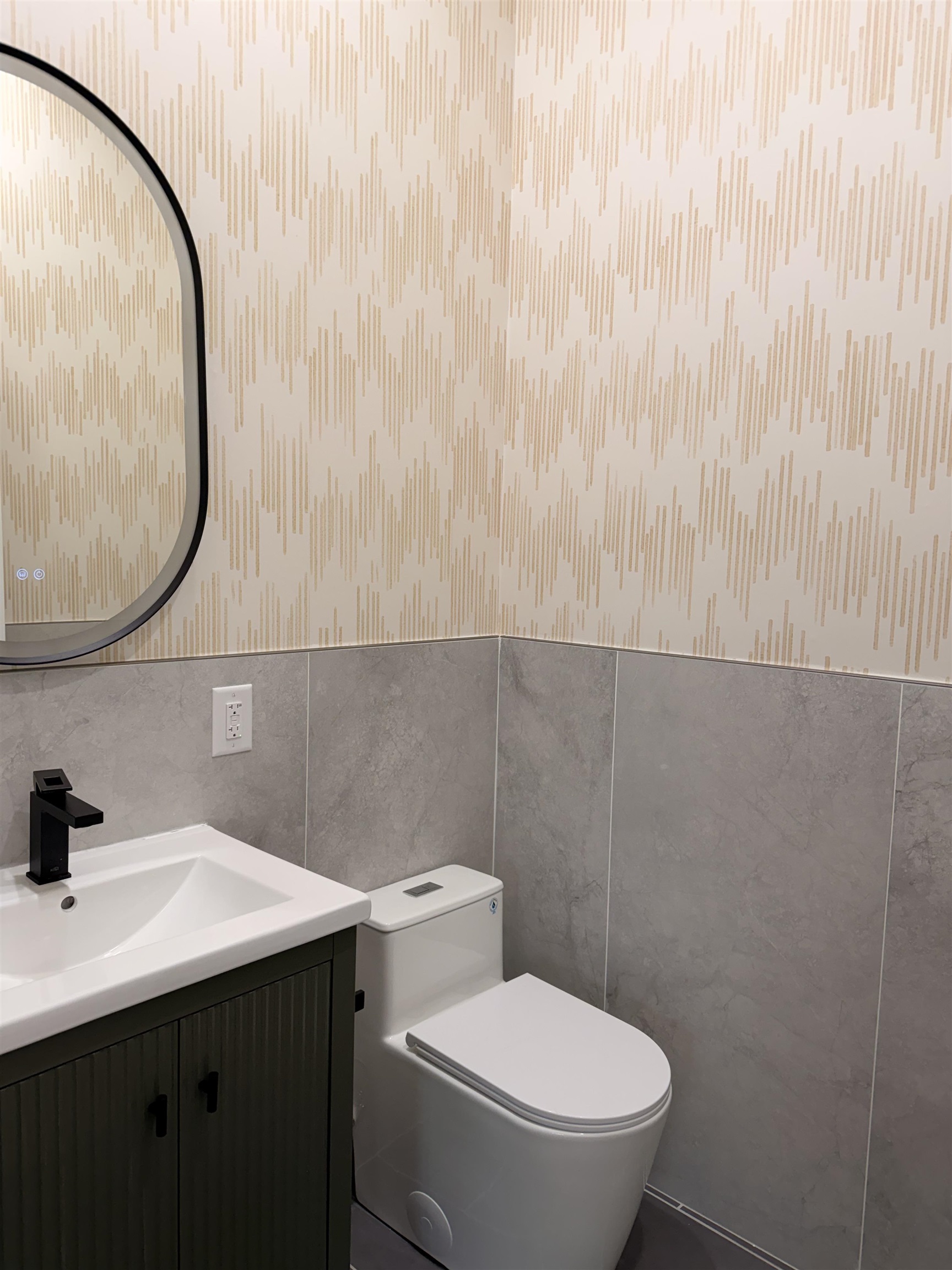 33 GRAHAM ST Unit: 2