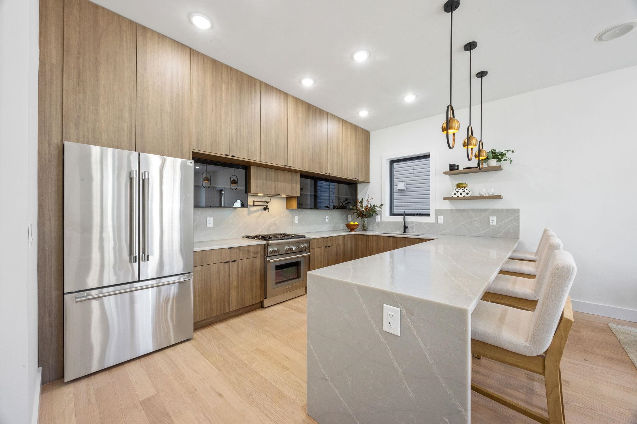 33 GRAHAM ST Unit: 2