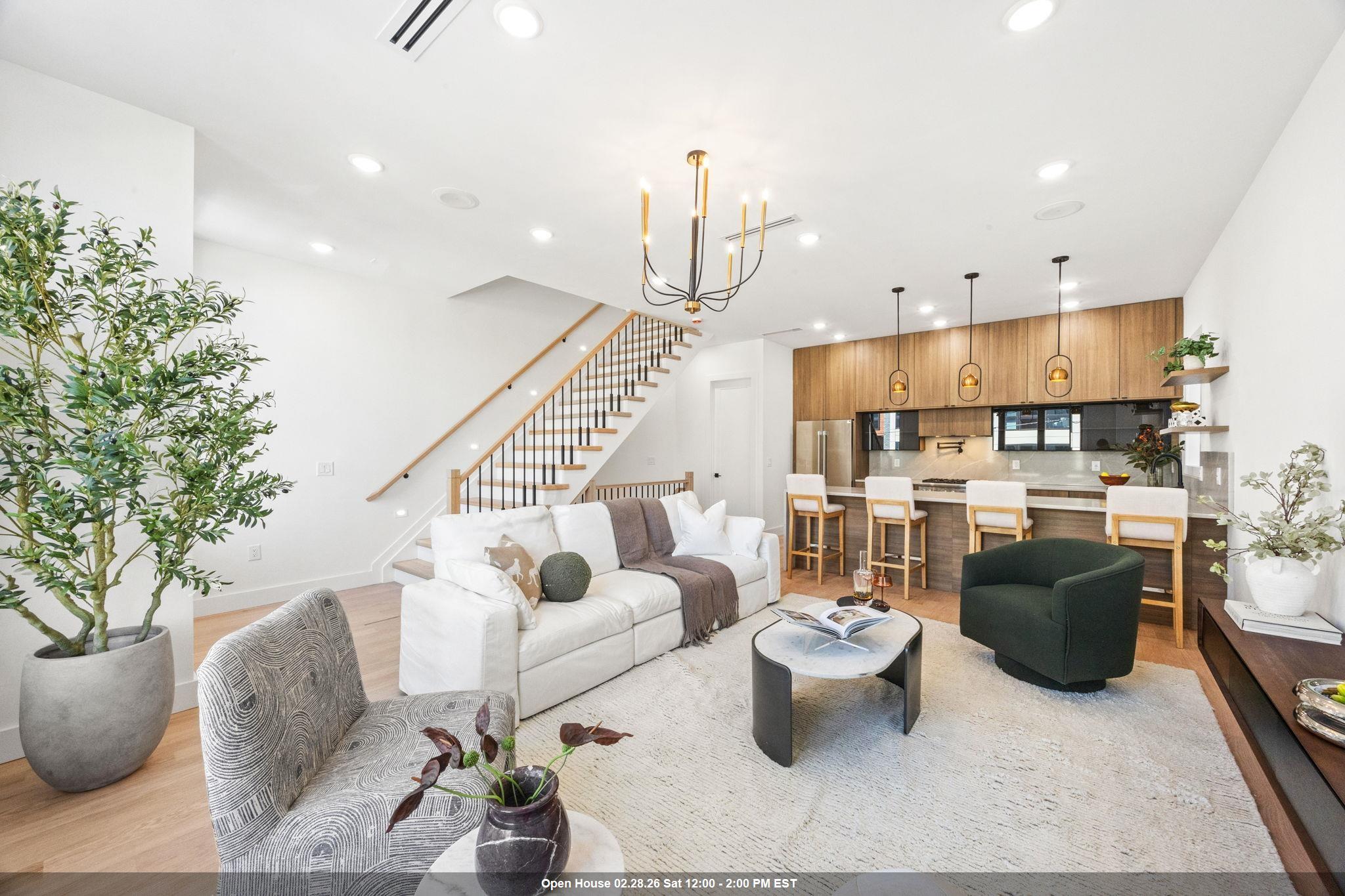 33 GRAHAM ST Unit: 2