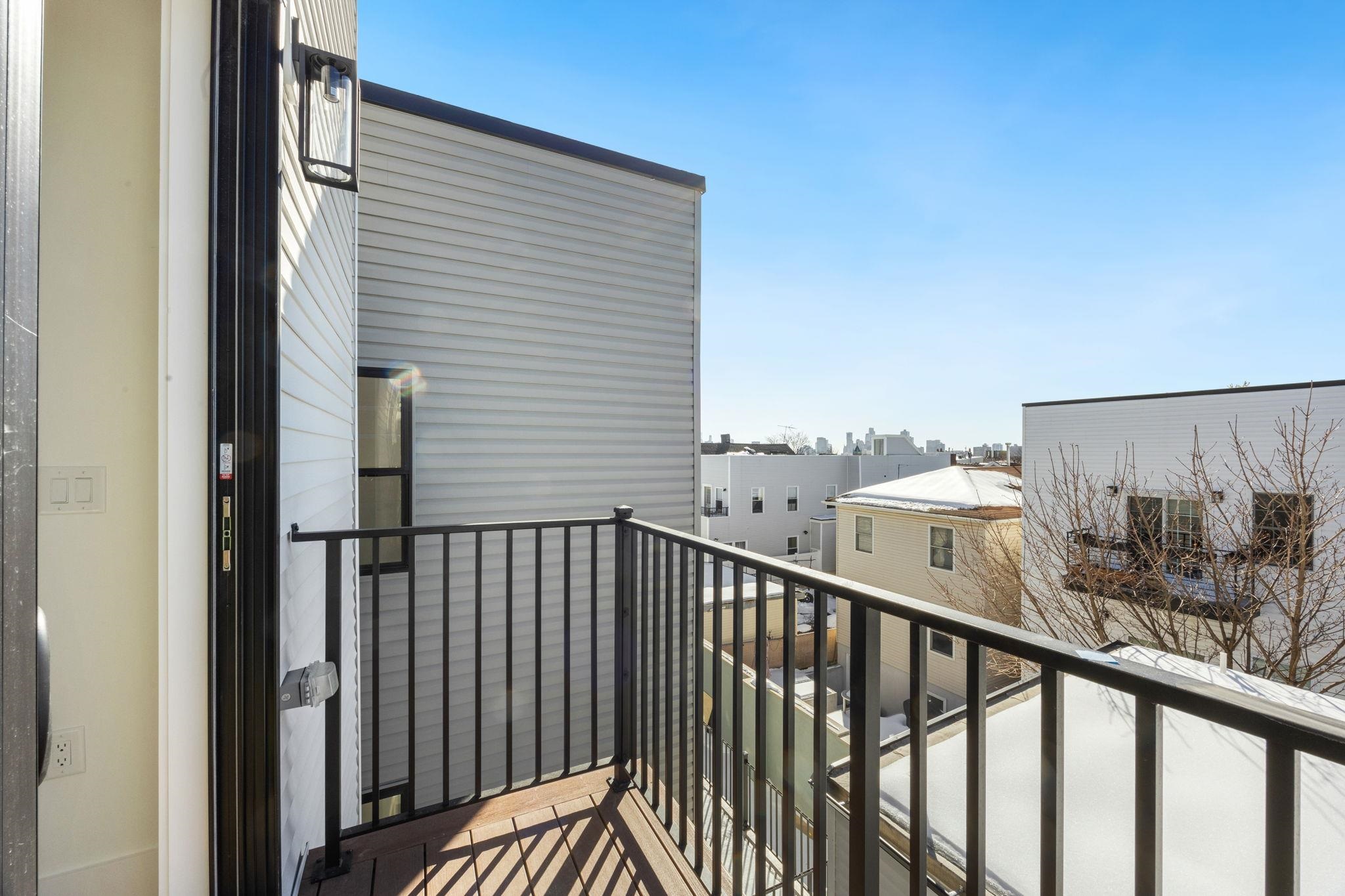 33 GRAHAM ST