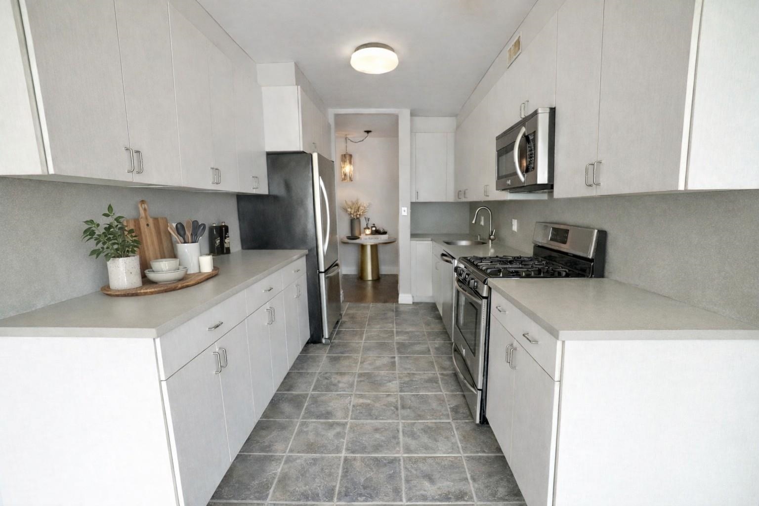 5 HORIZON RD Unit: 203