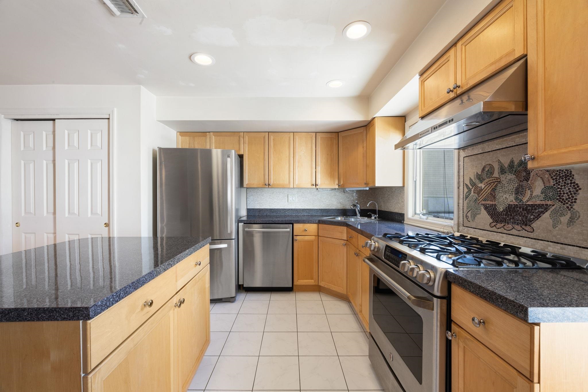 312 WASHINGTON ST Unit: 3