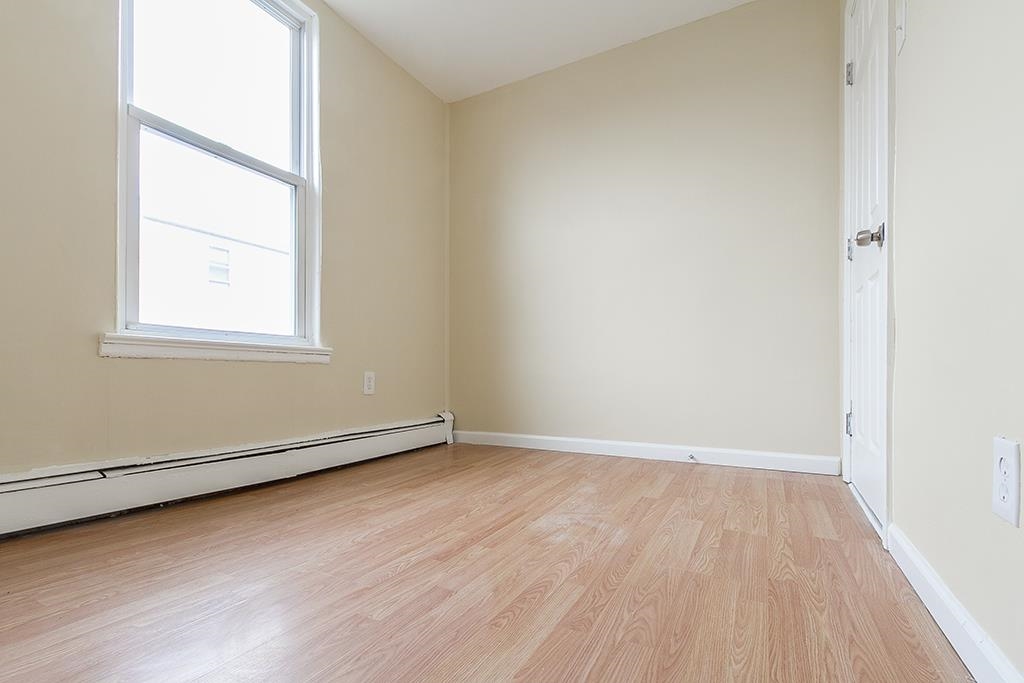 72 WEST 22ND ST