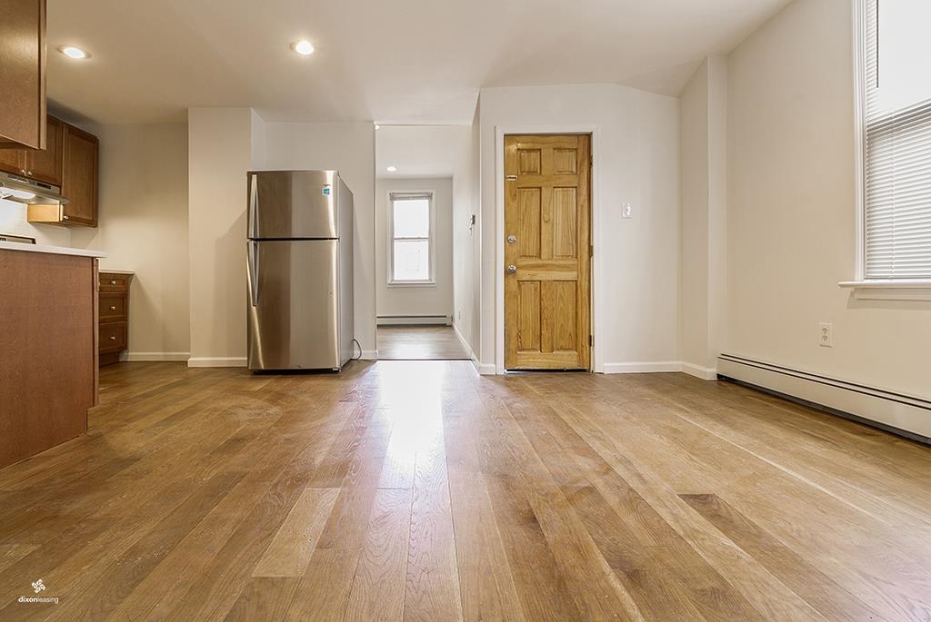 72 WEST 22ND ST