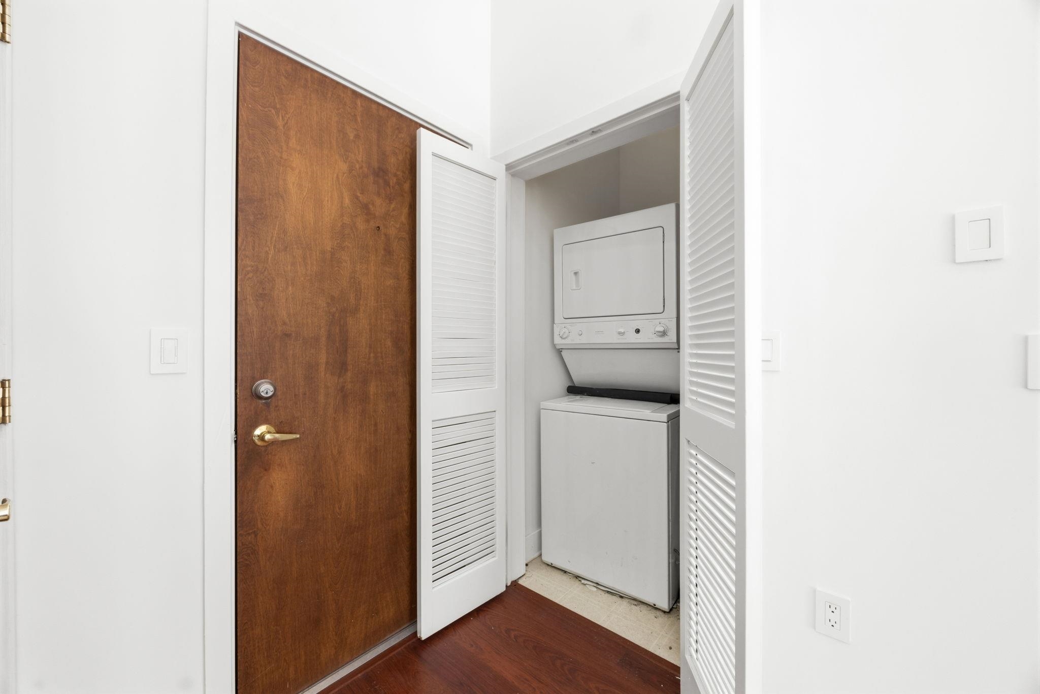 61 GRAND ST Unit: 1C