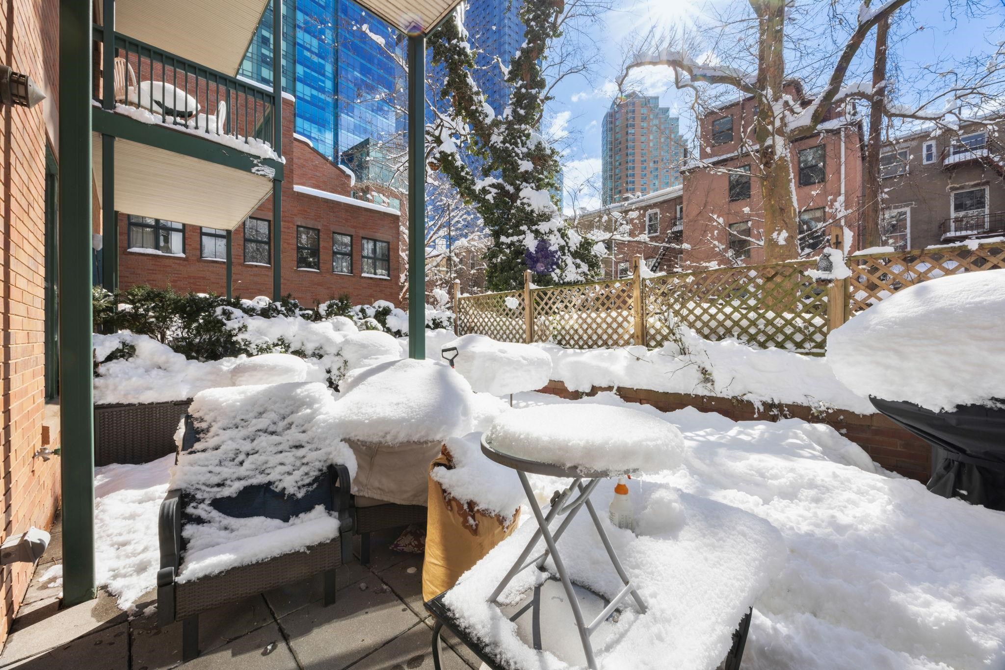 61 GRAND ST Unit: 1C