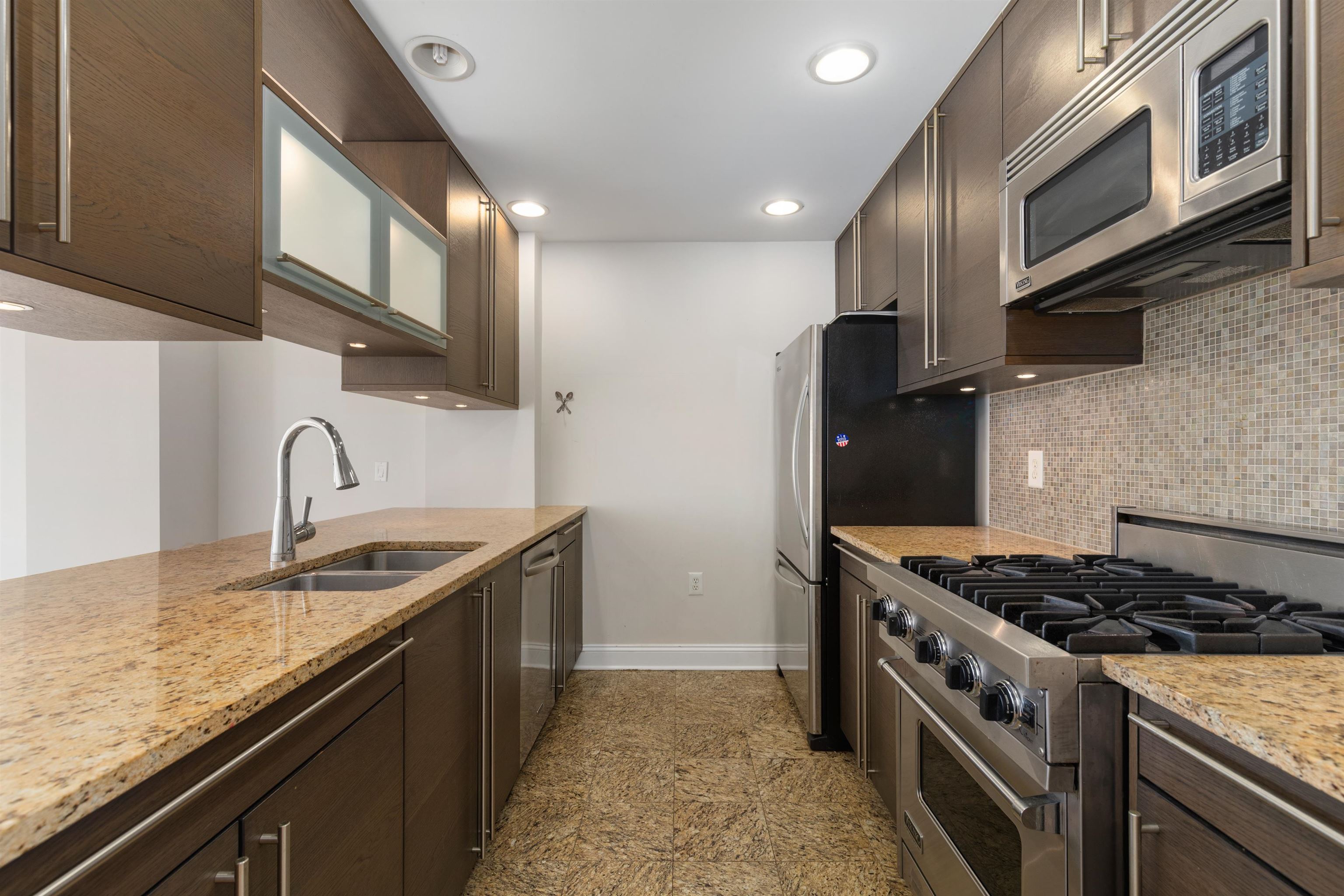 10 REGENT ST Unit: 506