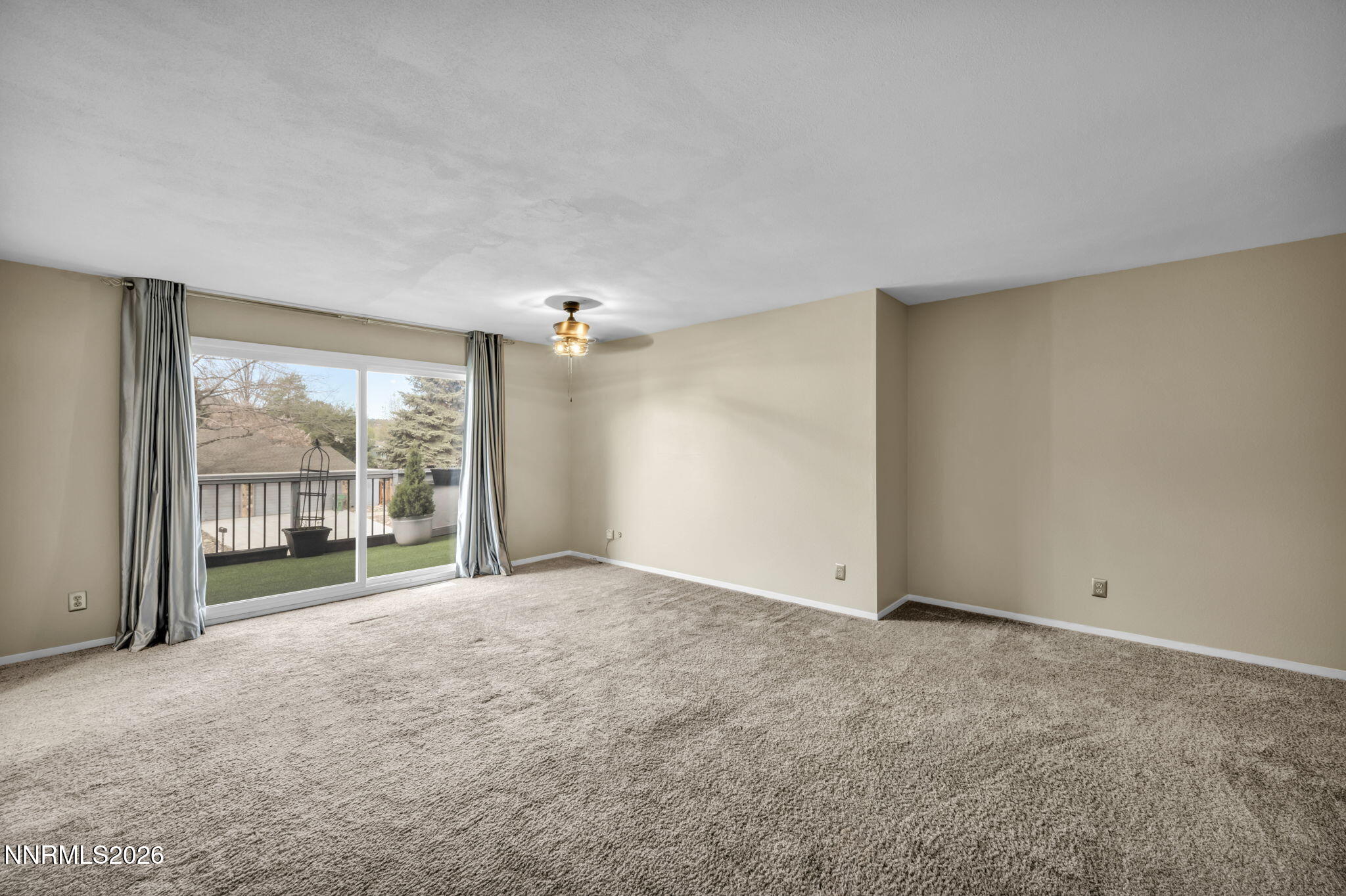4760 Warren Way