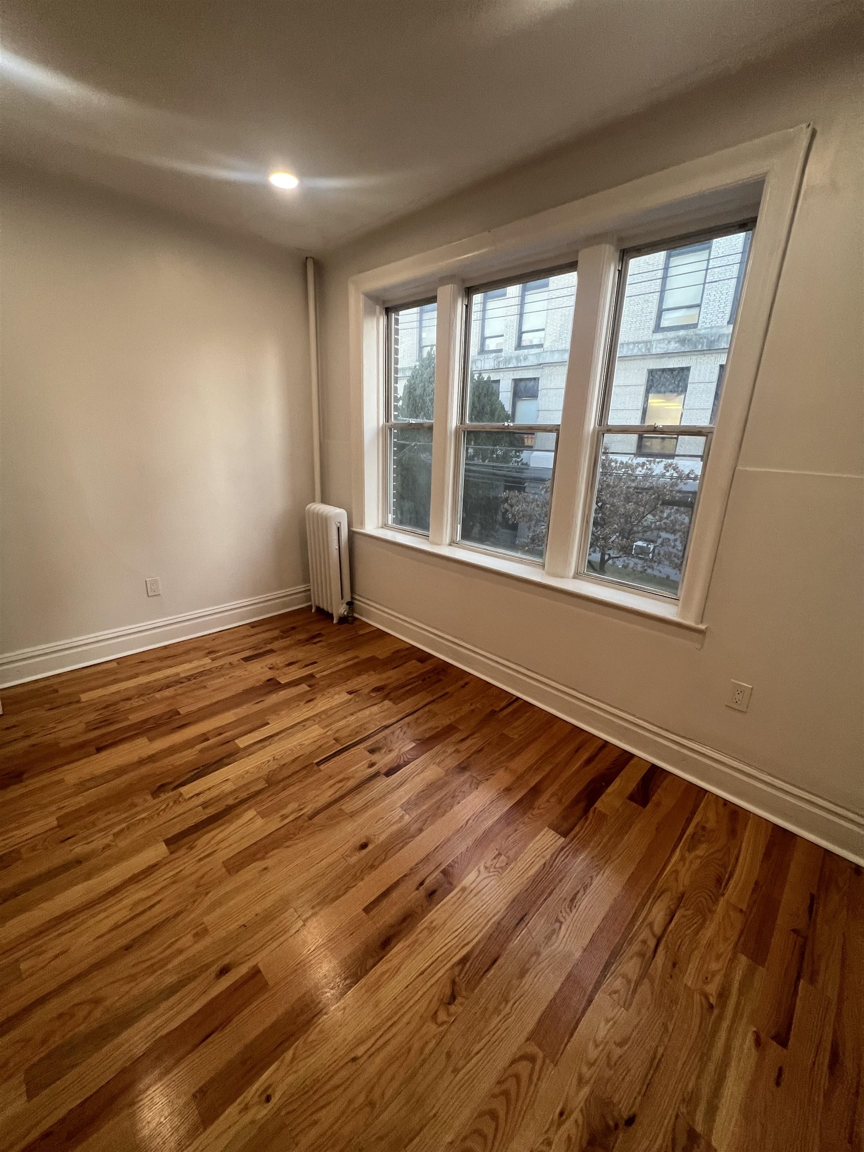 132 39TH ST Unit: B3