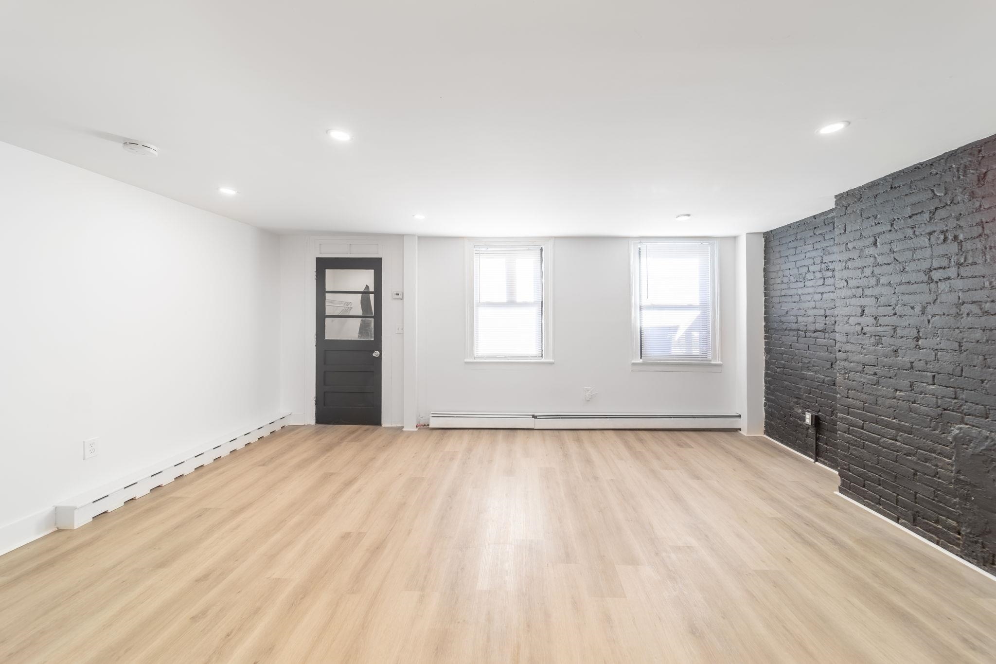 169 HALLADAY ST Unit: 1