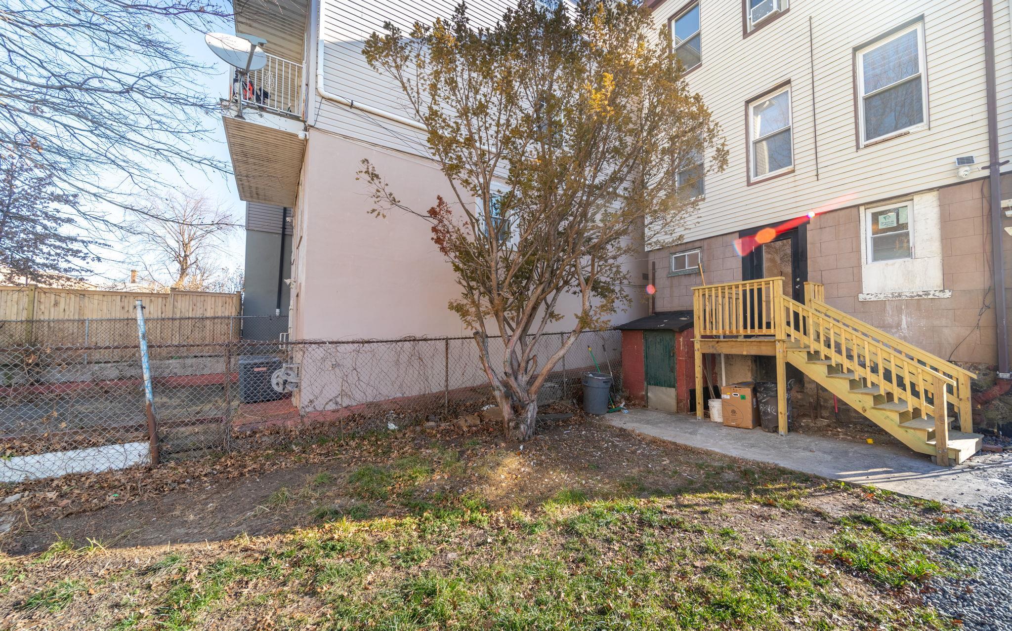 169 HALLADAY ST Unit: 1