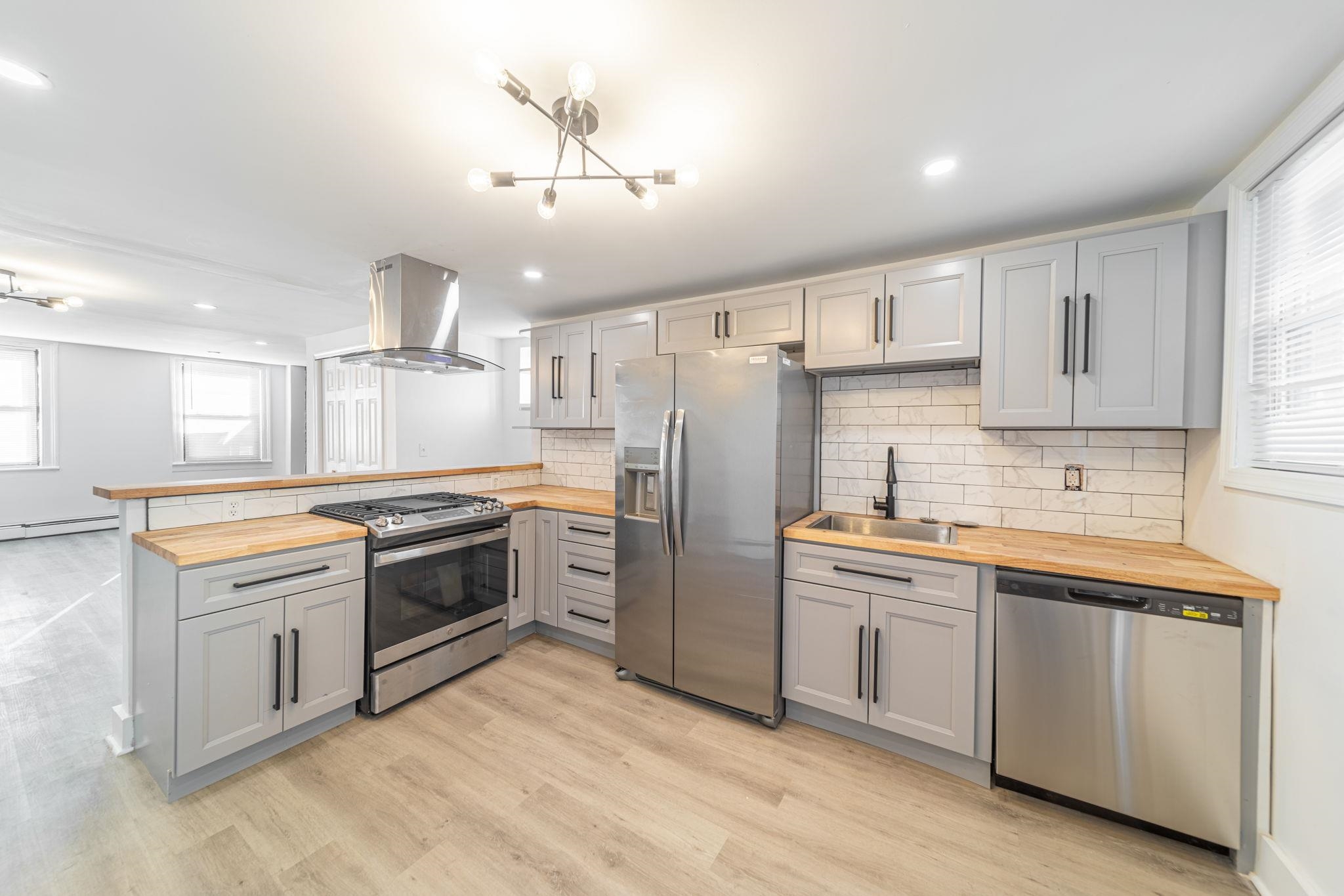 169 HALLADAY ST Unit: 1