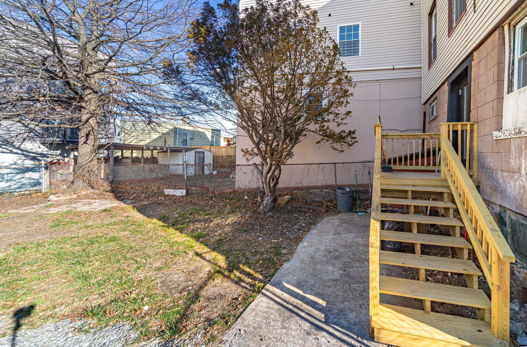 169 HALLADAY ST Unit: 1