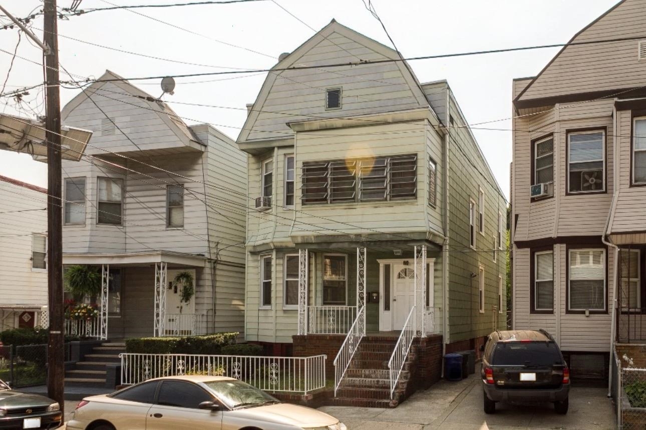 73 WARNER AVE